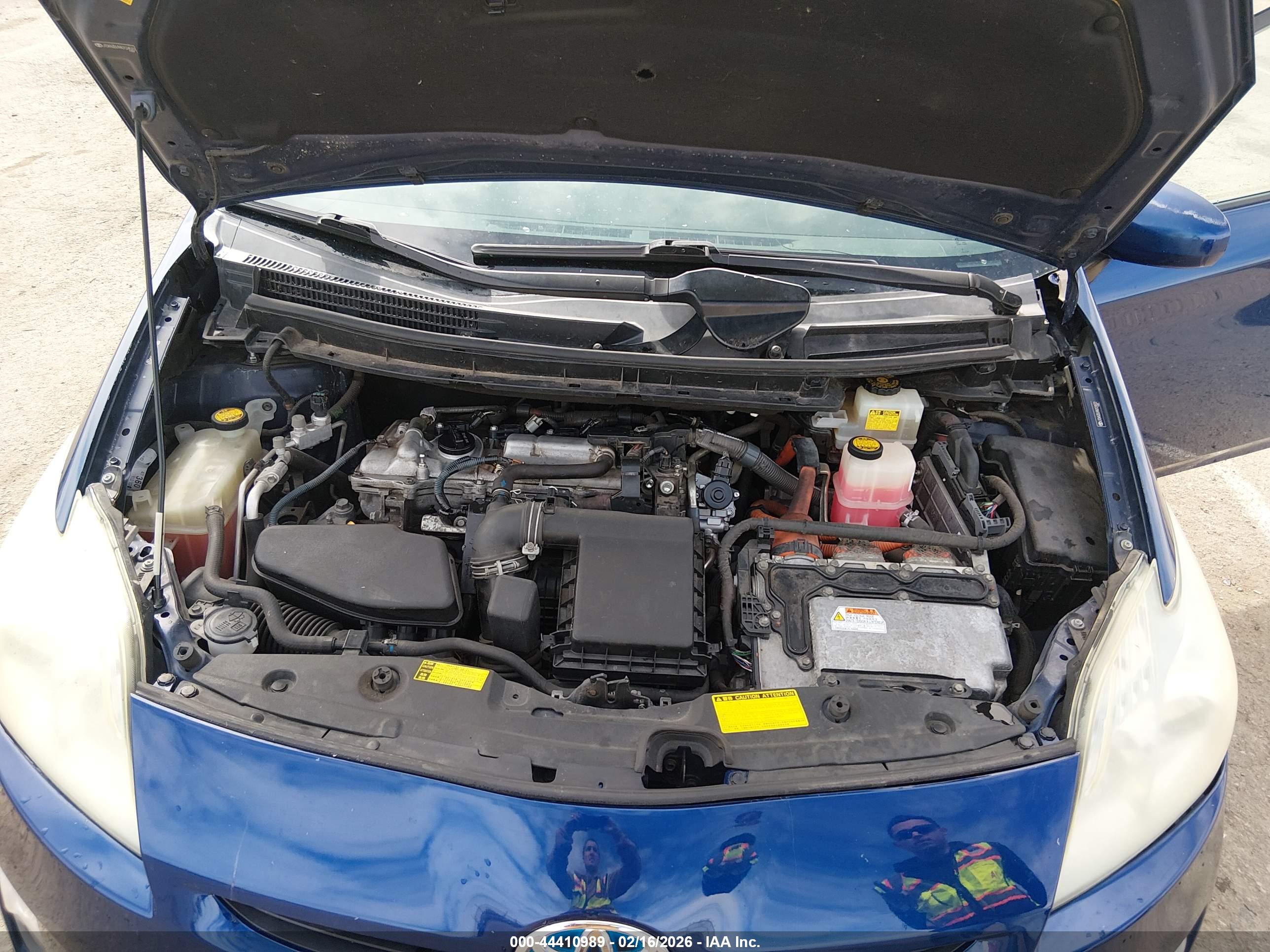 TOYOTA PRIUS image 10