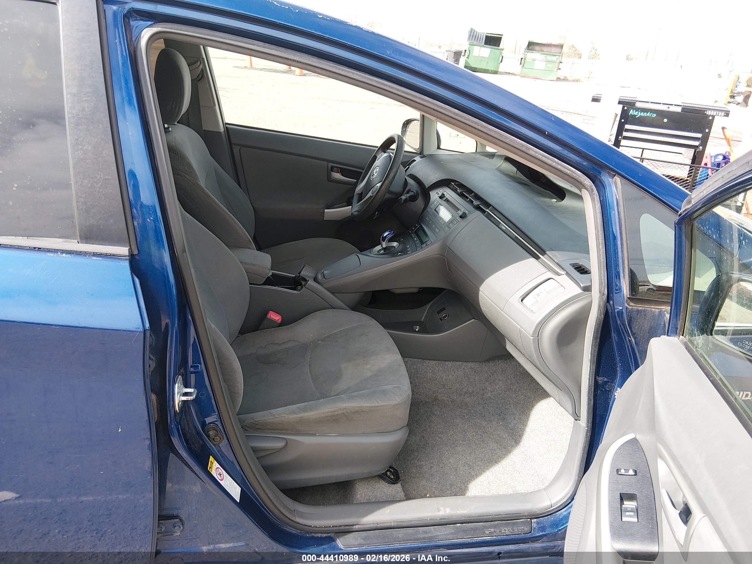 TOYOTA PRIUS image 5