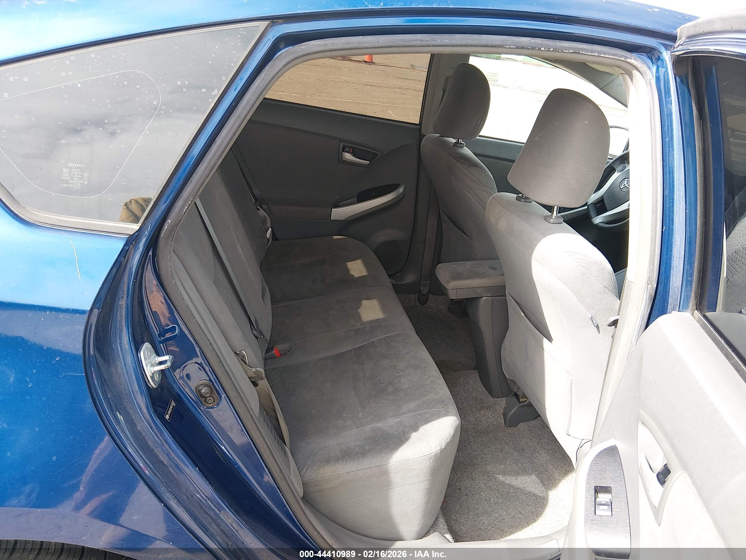TOYOTA PRIUS image 8