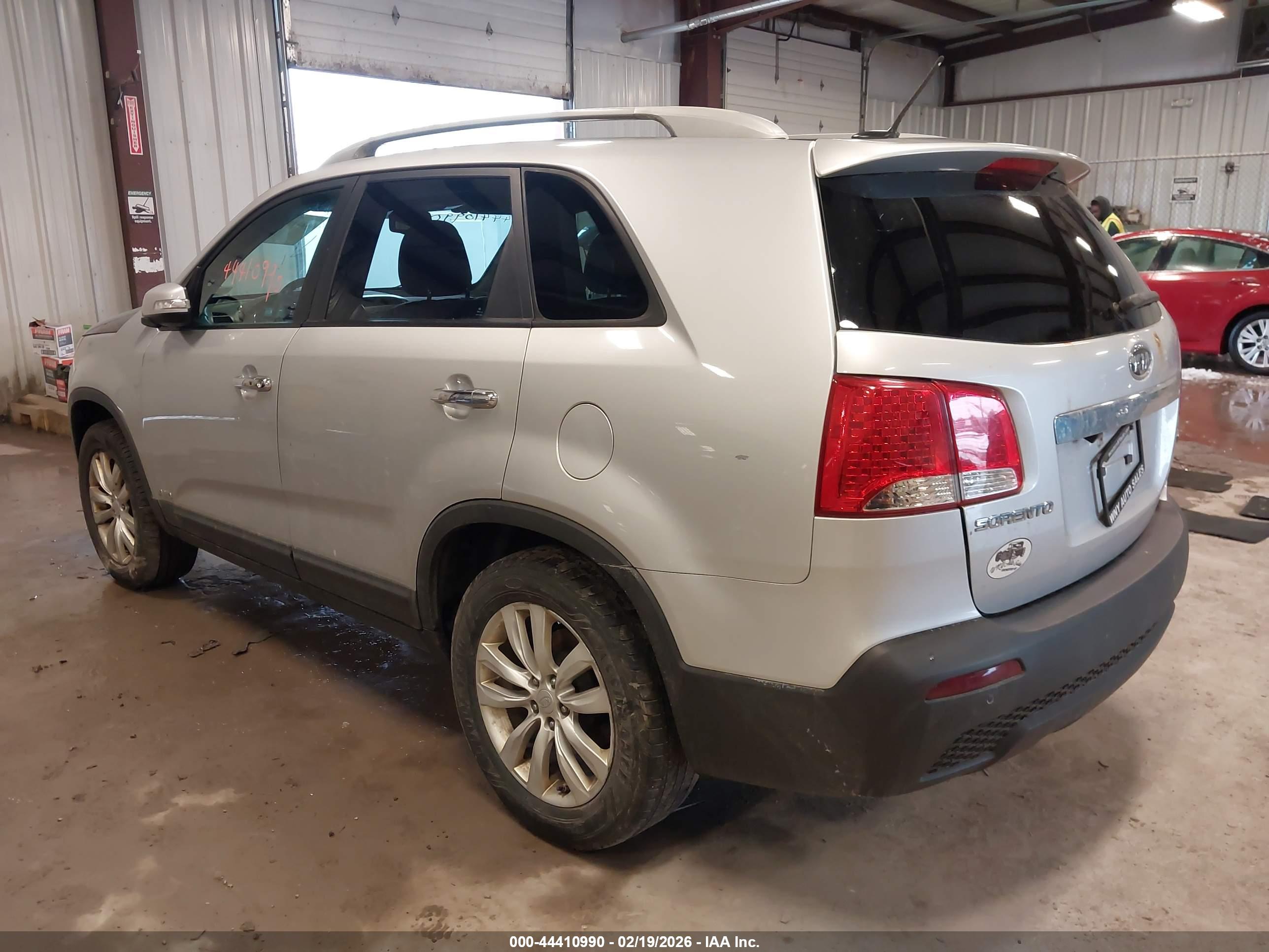 KIA SORENTO image 3