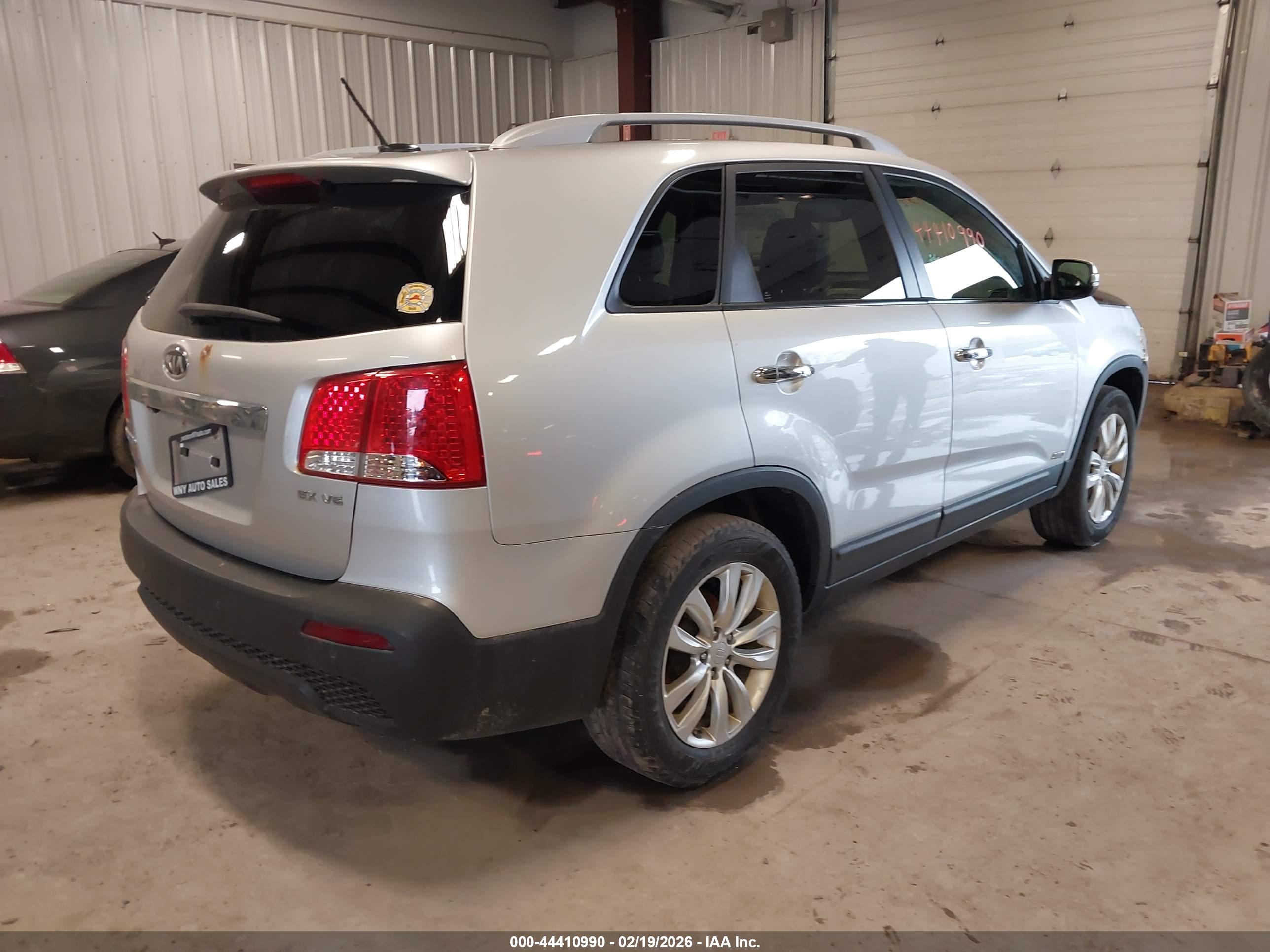 KIA SORENTO image 4