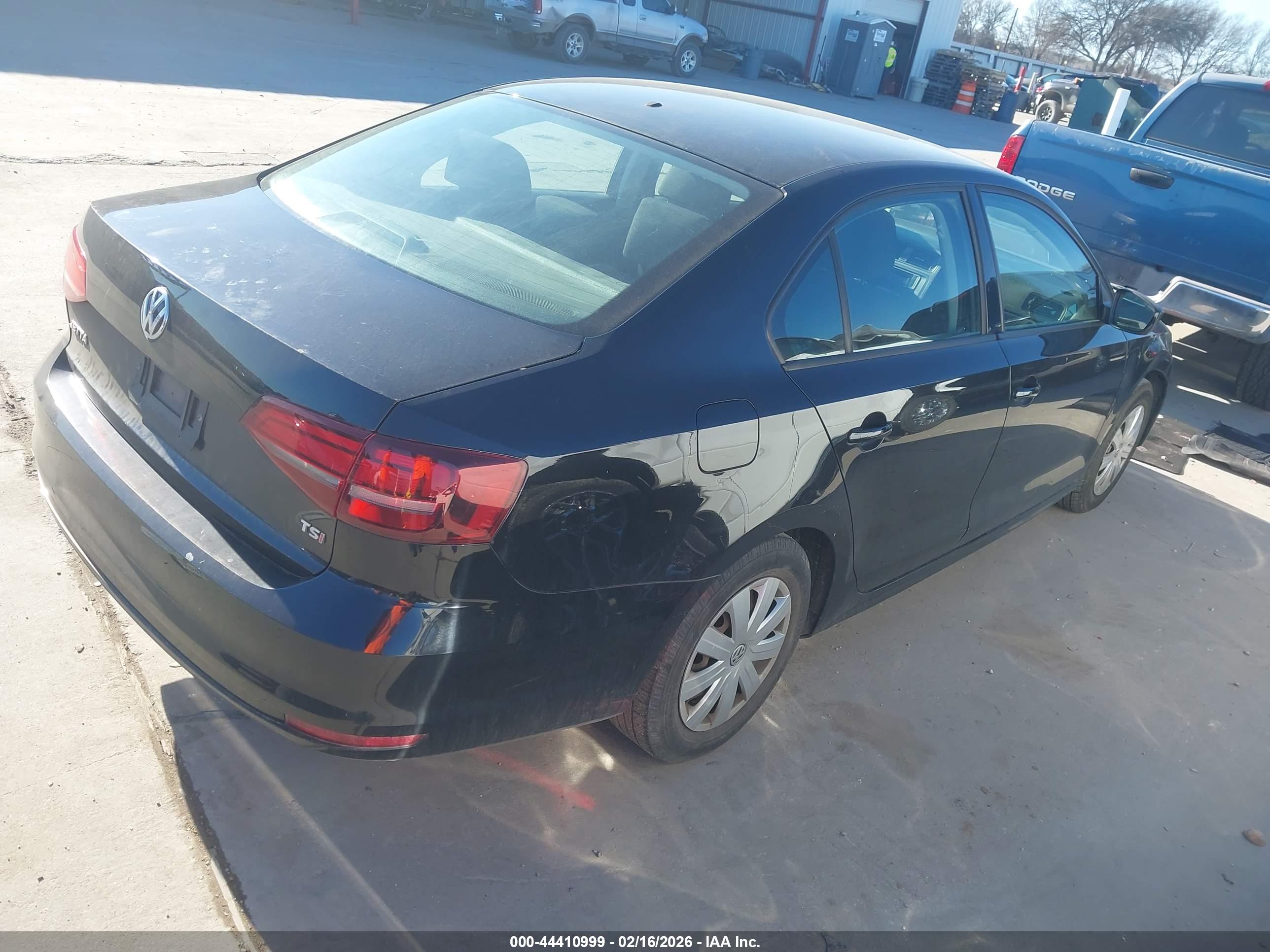 VOLKSWAGEN JETTA image 4