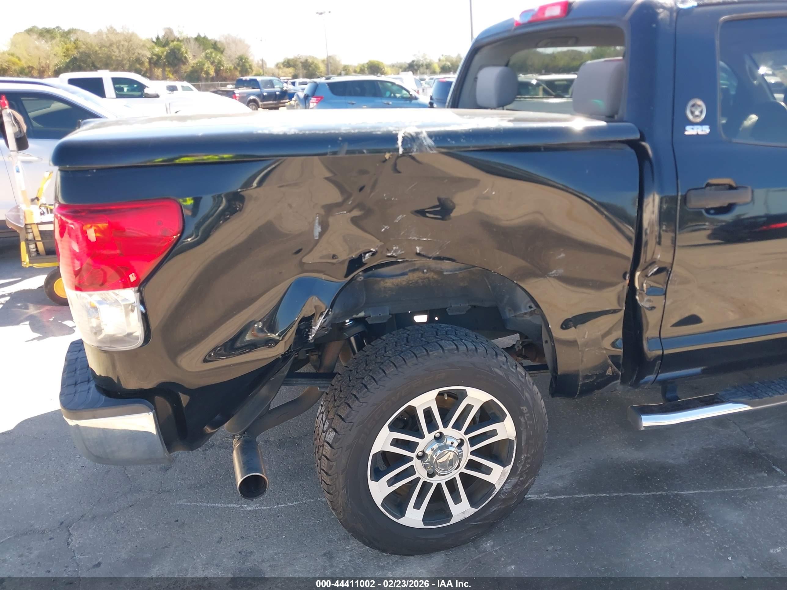 TOYOTA TUNDRA image 6
