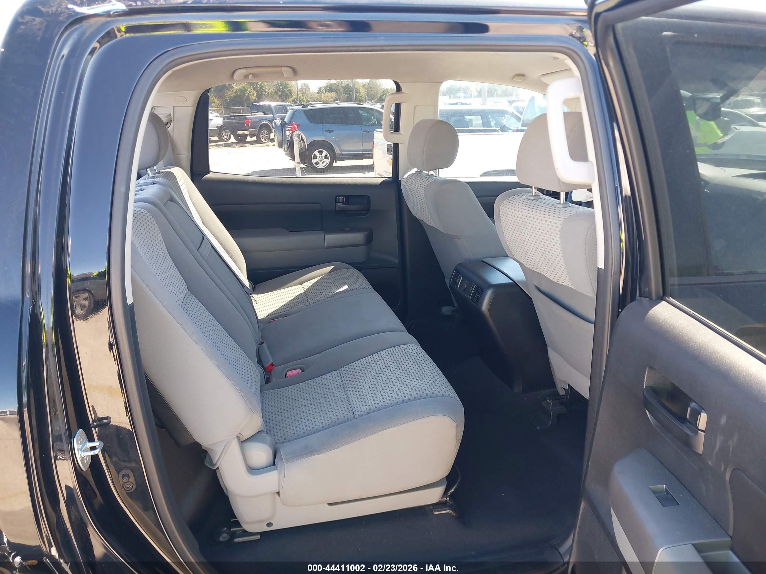 TOYOTA TUNDRA image 8
