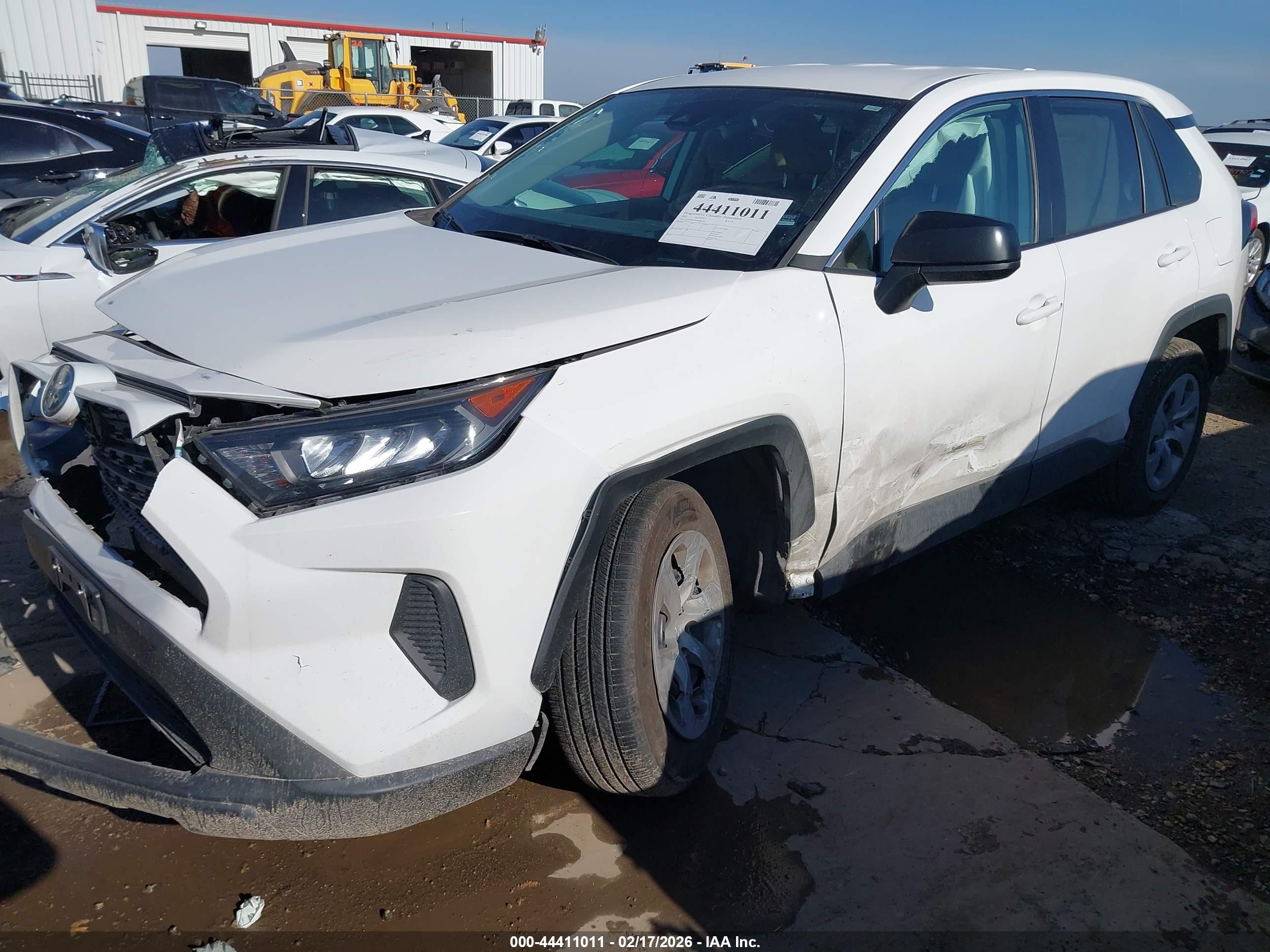 TOYOTA RAV4 image 2