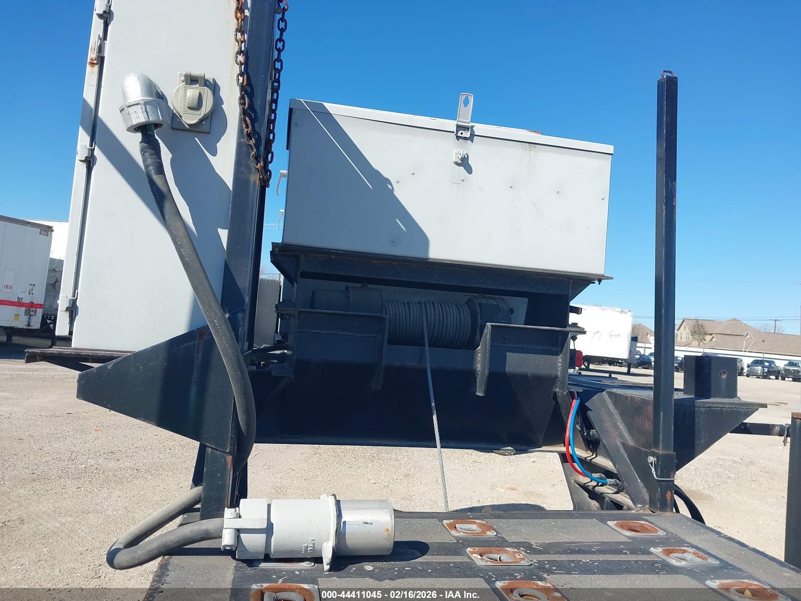 HOLDEN IND image 6