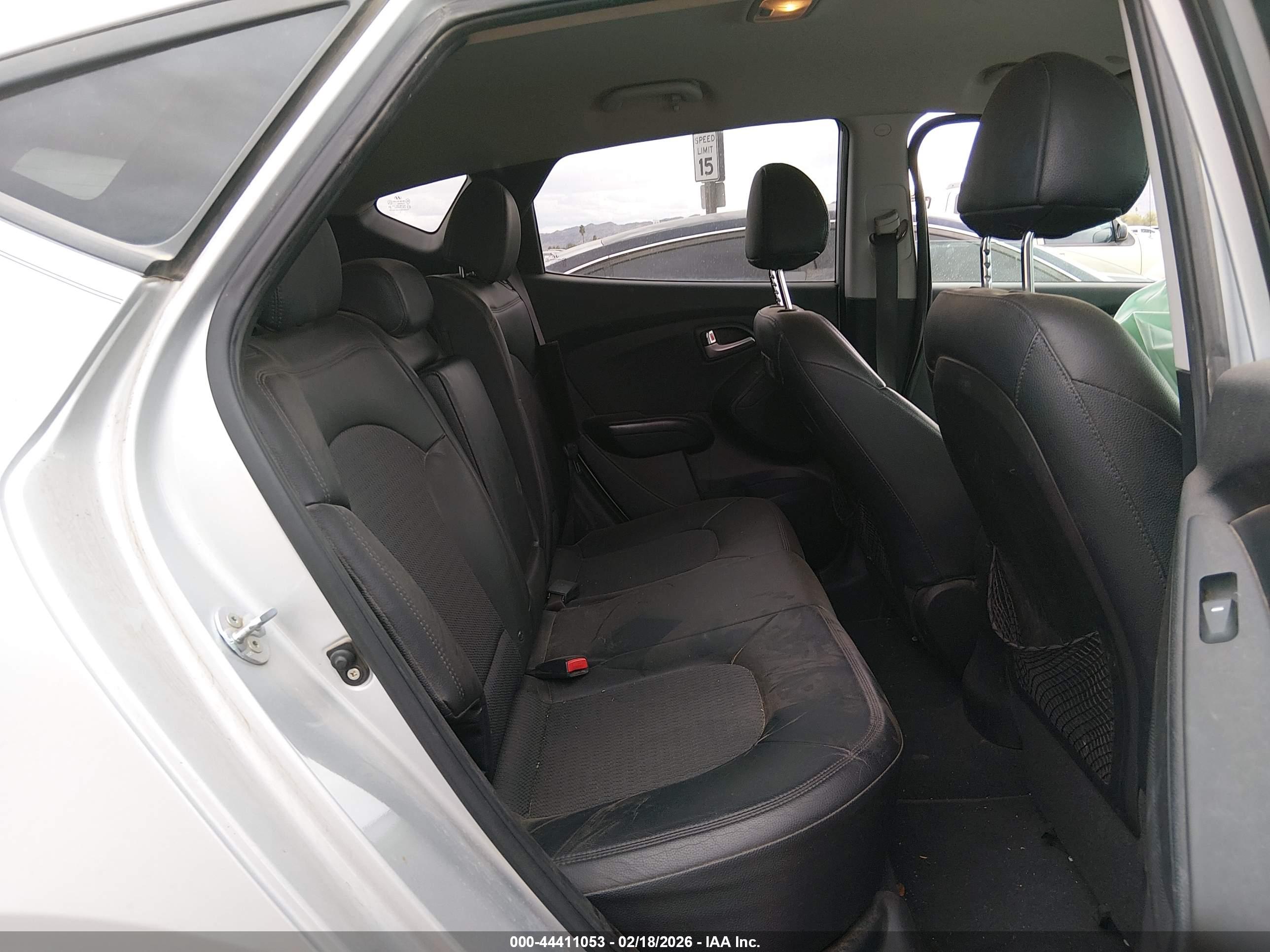 HYUNDAI TUCSON image 8