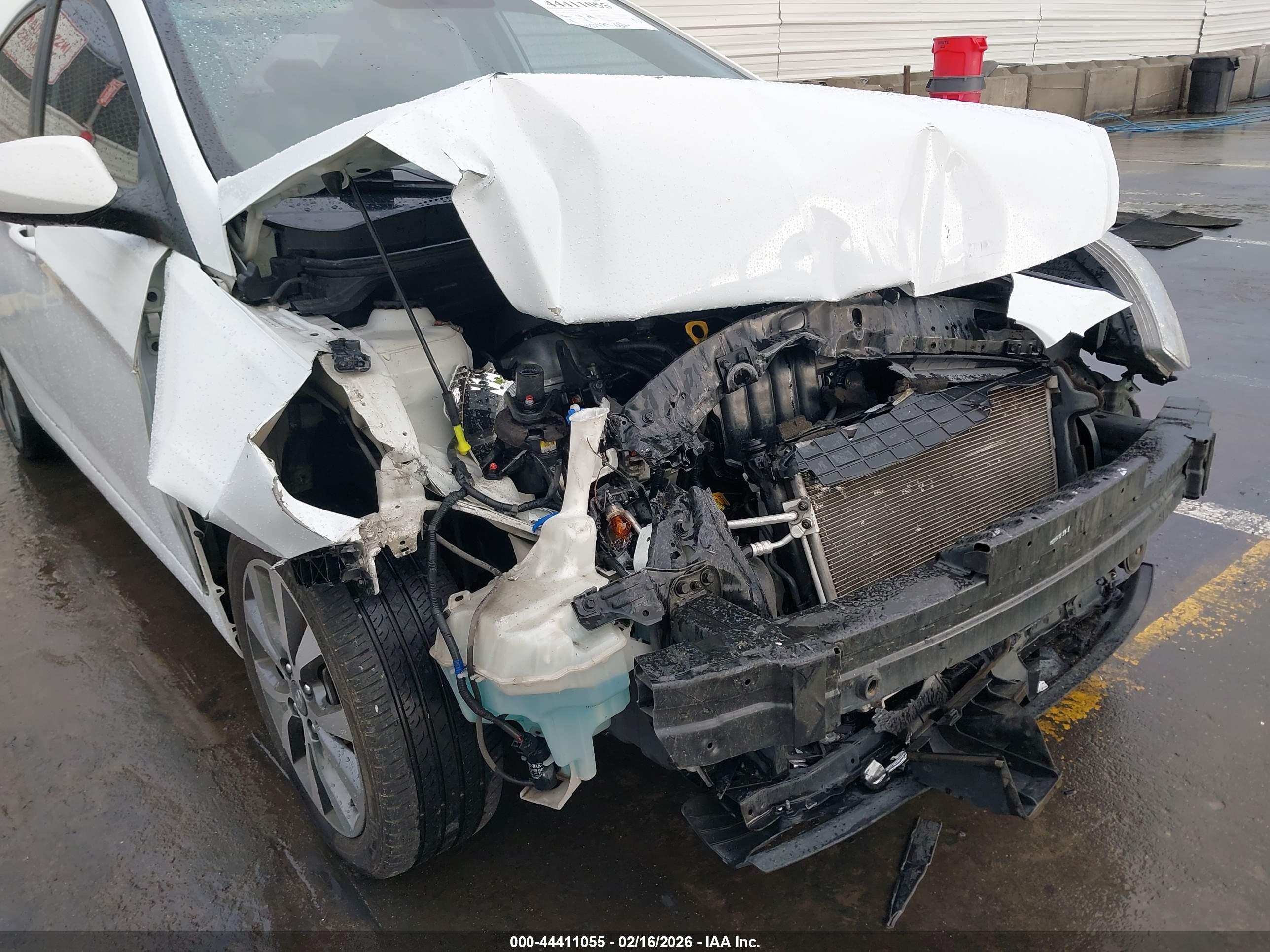 HYUNDAI ACCENT image 6
