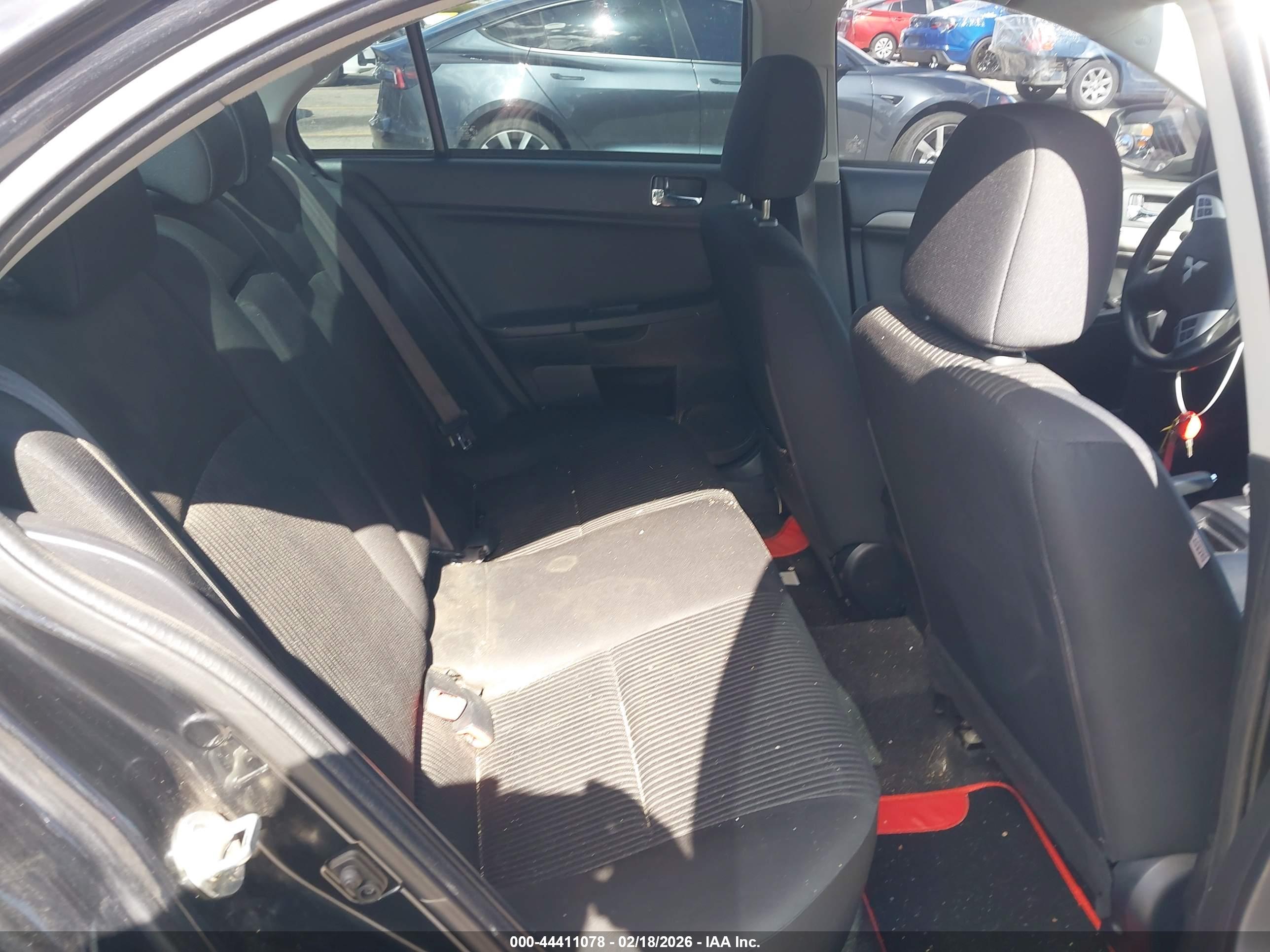 MITSUBISHI LANCER image 8
