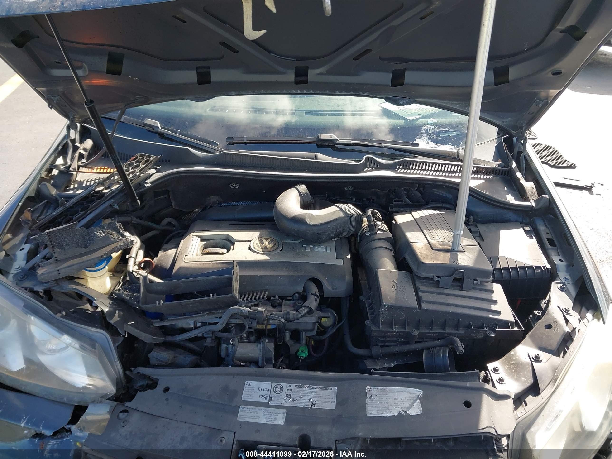 VOLKSWAGEN GTI image 10