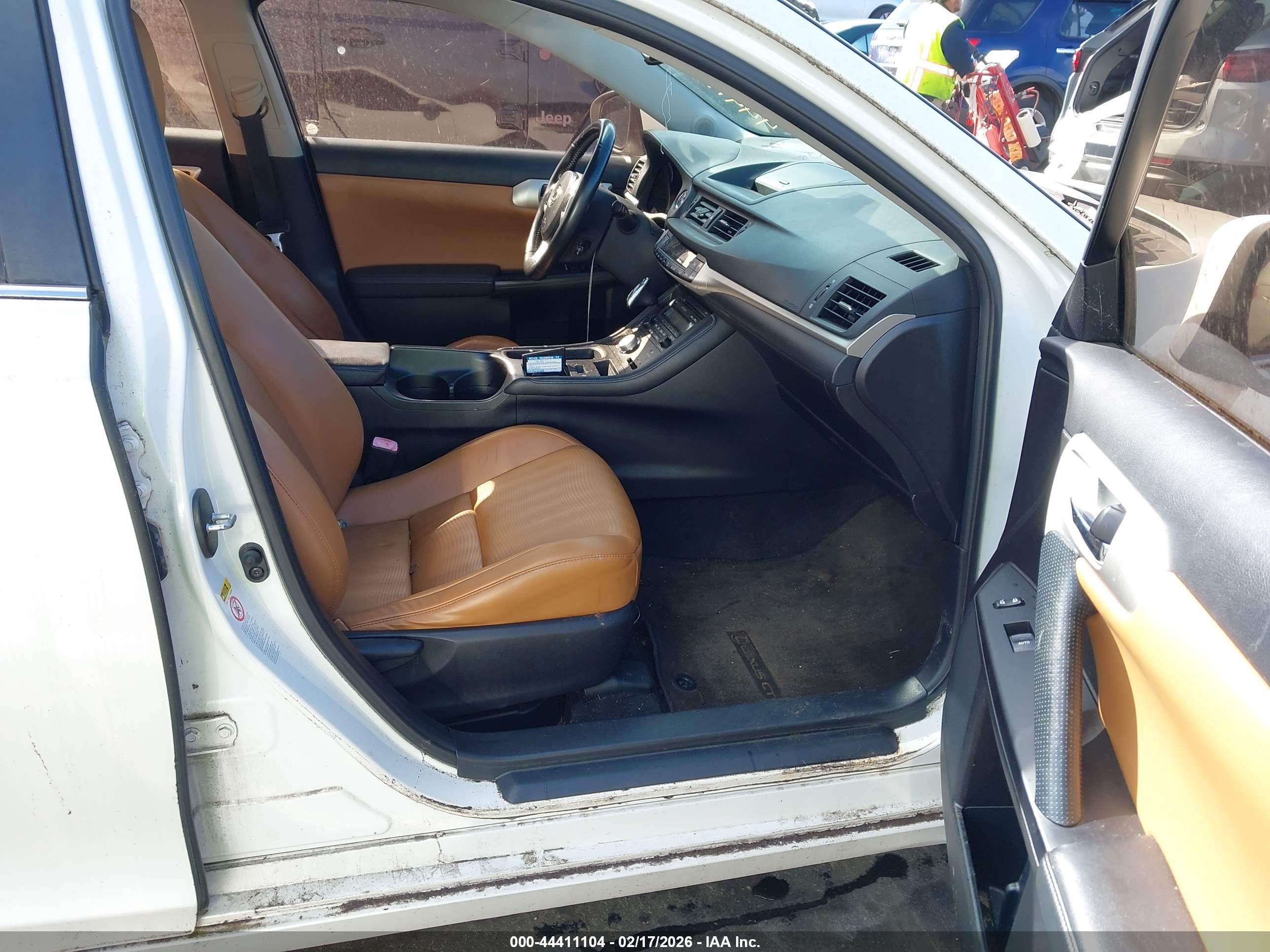 LEXUS CT image 5