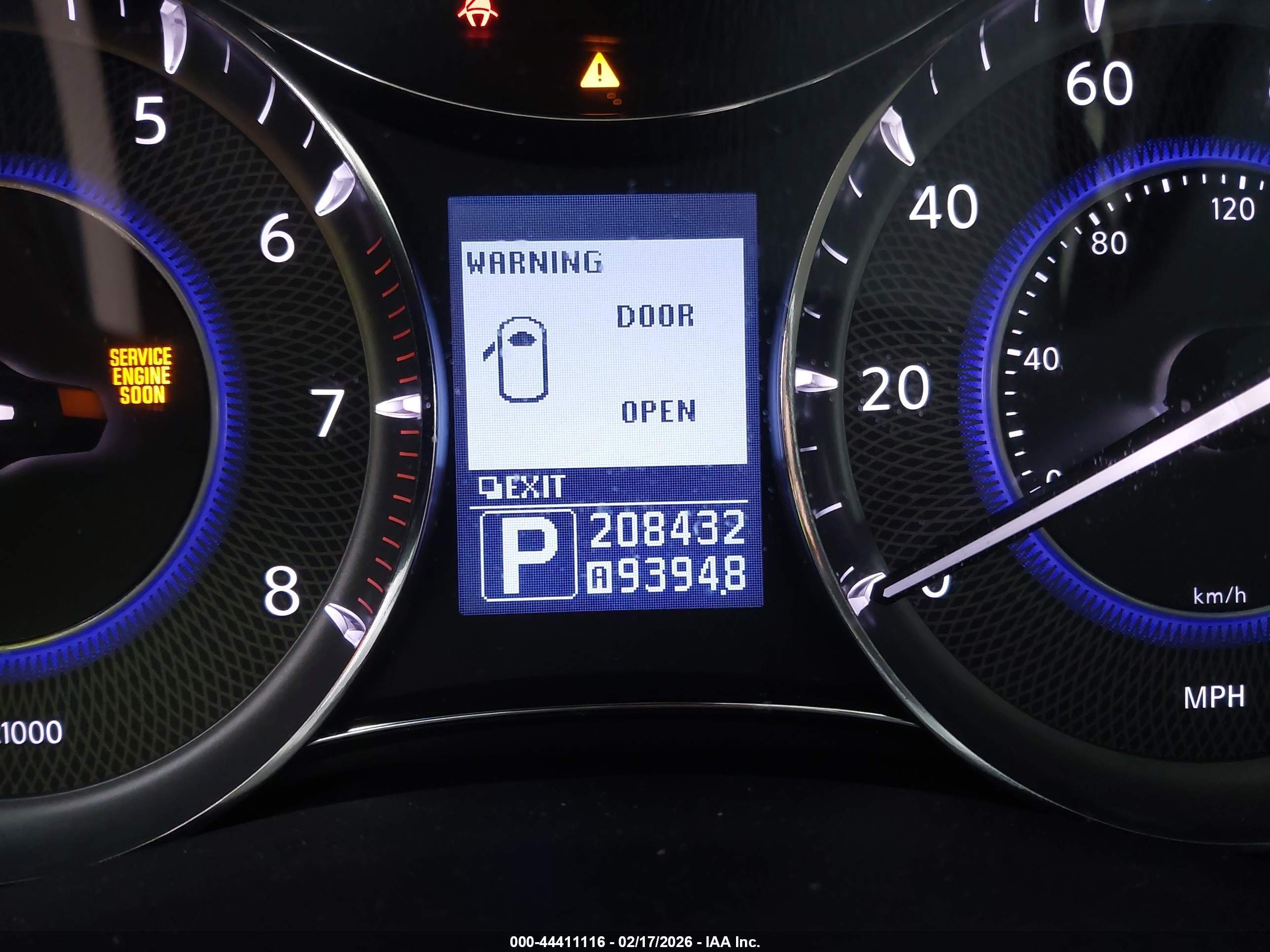 INFINITI QX56 image 7