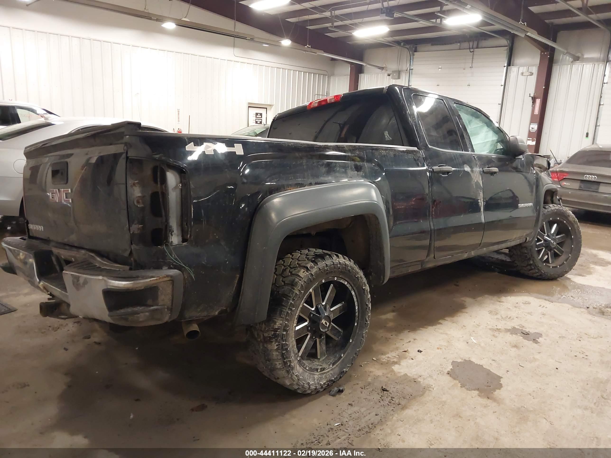 GMC SIERRA image 4