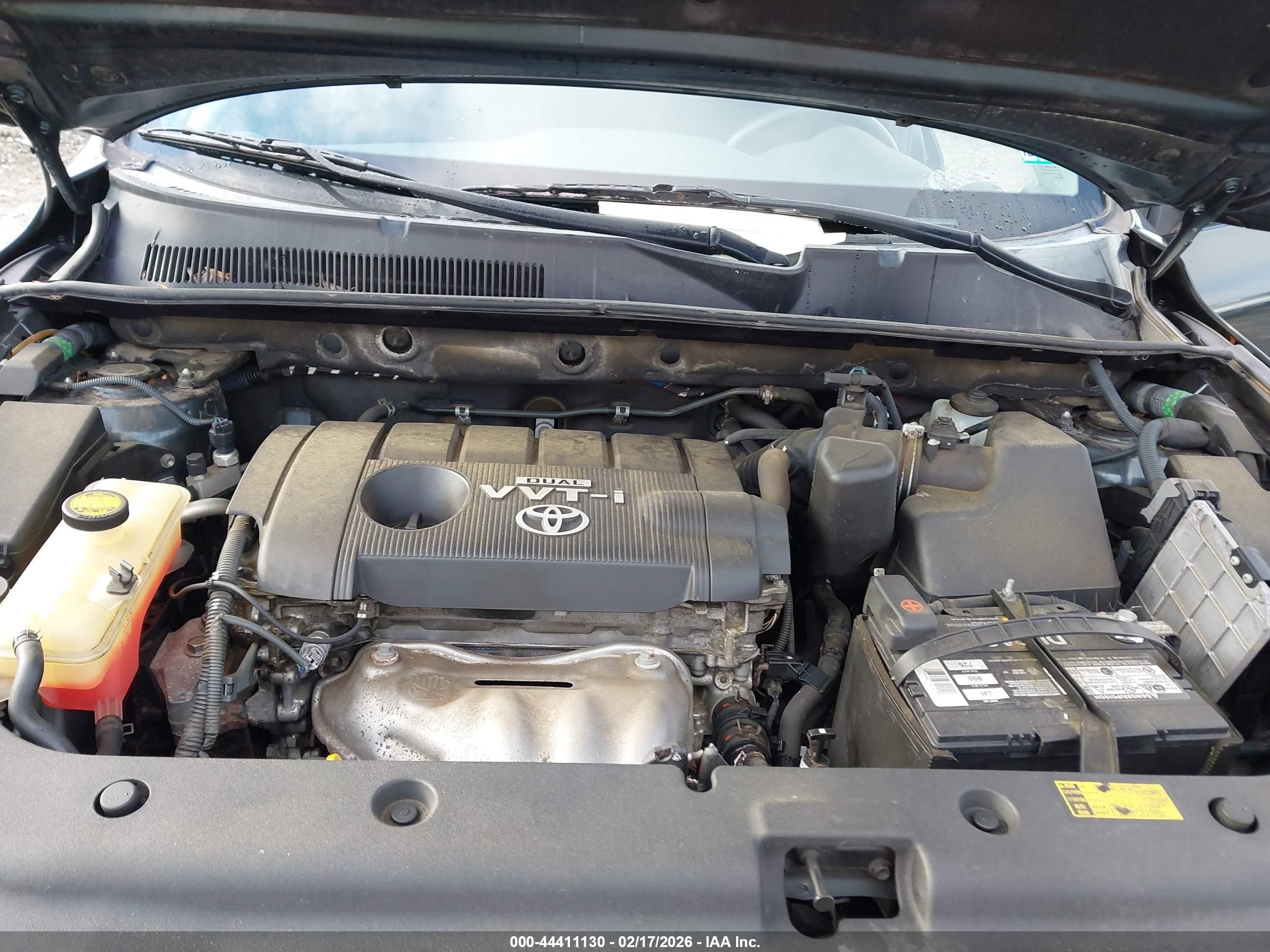 TOYOTA RAV4 image 10