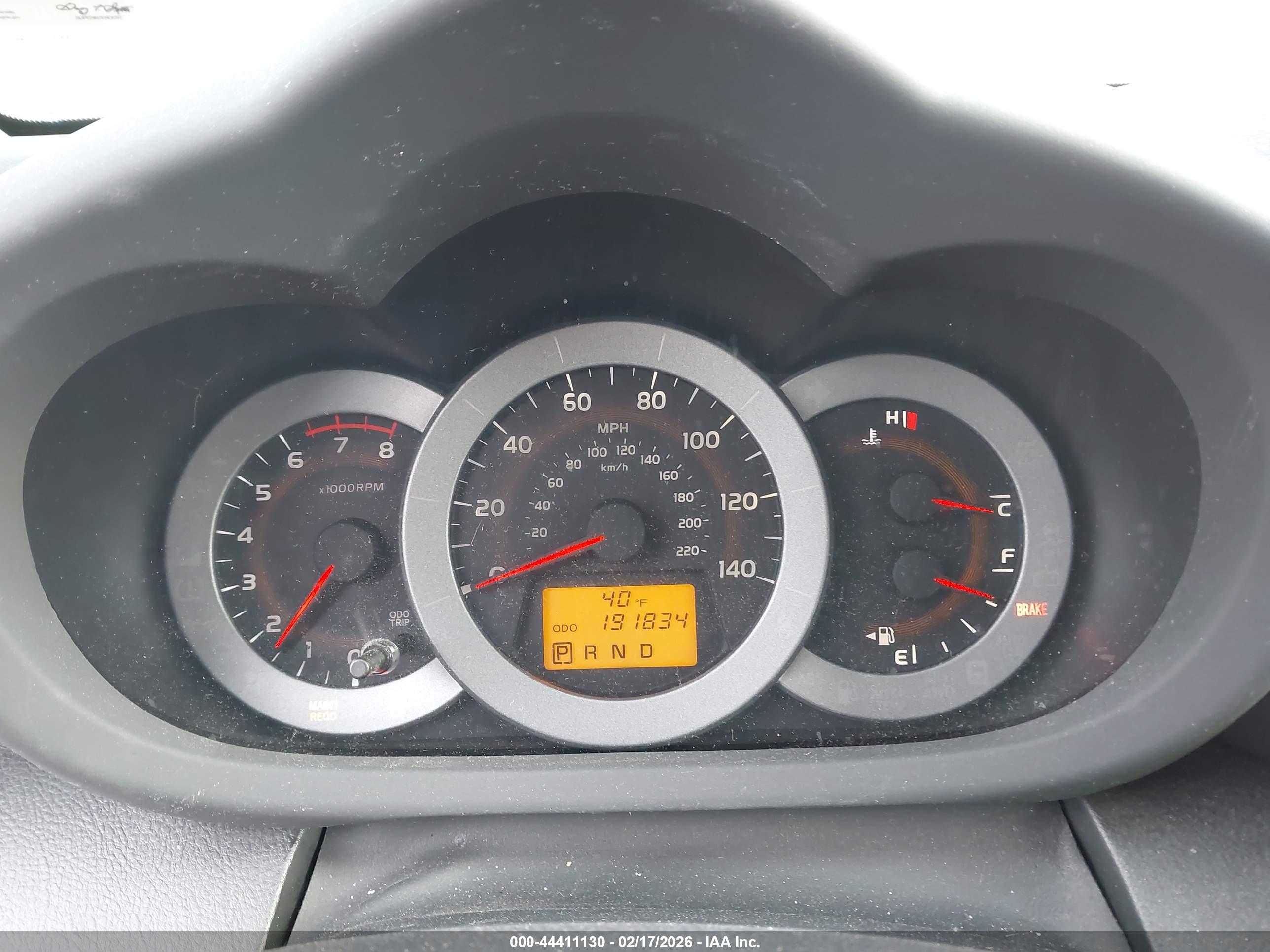 TOYOTA RAV4 image 7