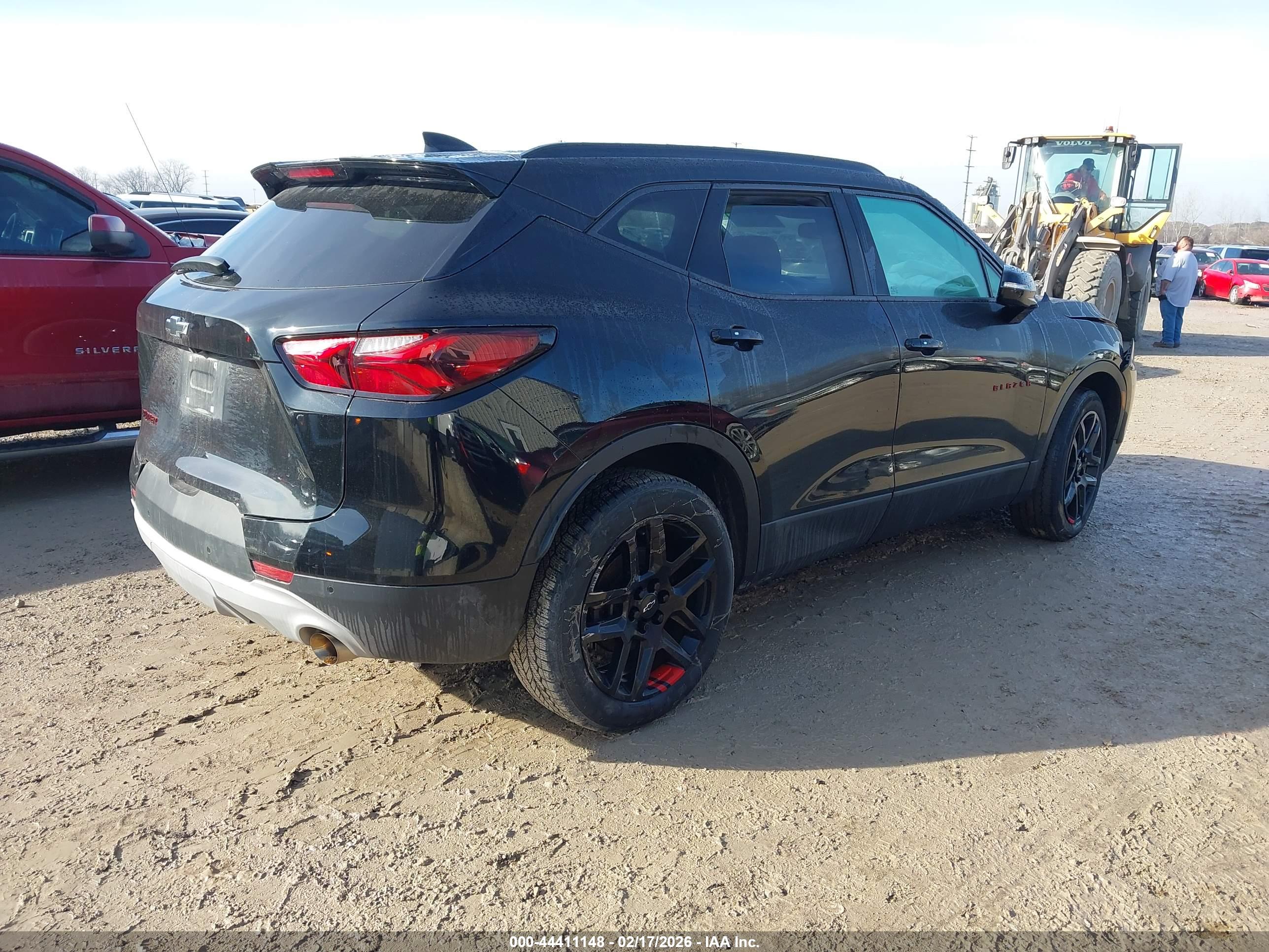 CHEVROLET BLAZER image 4