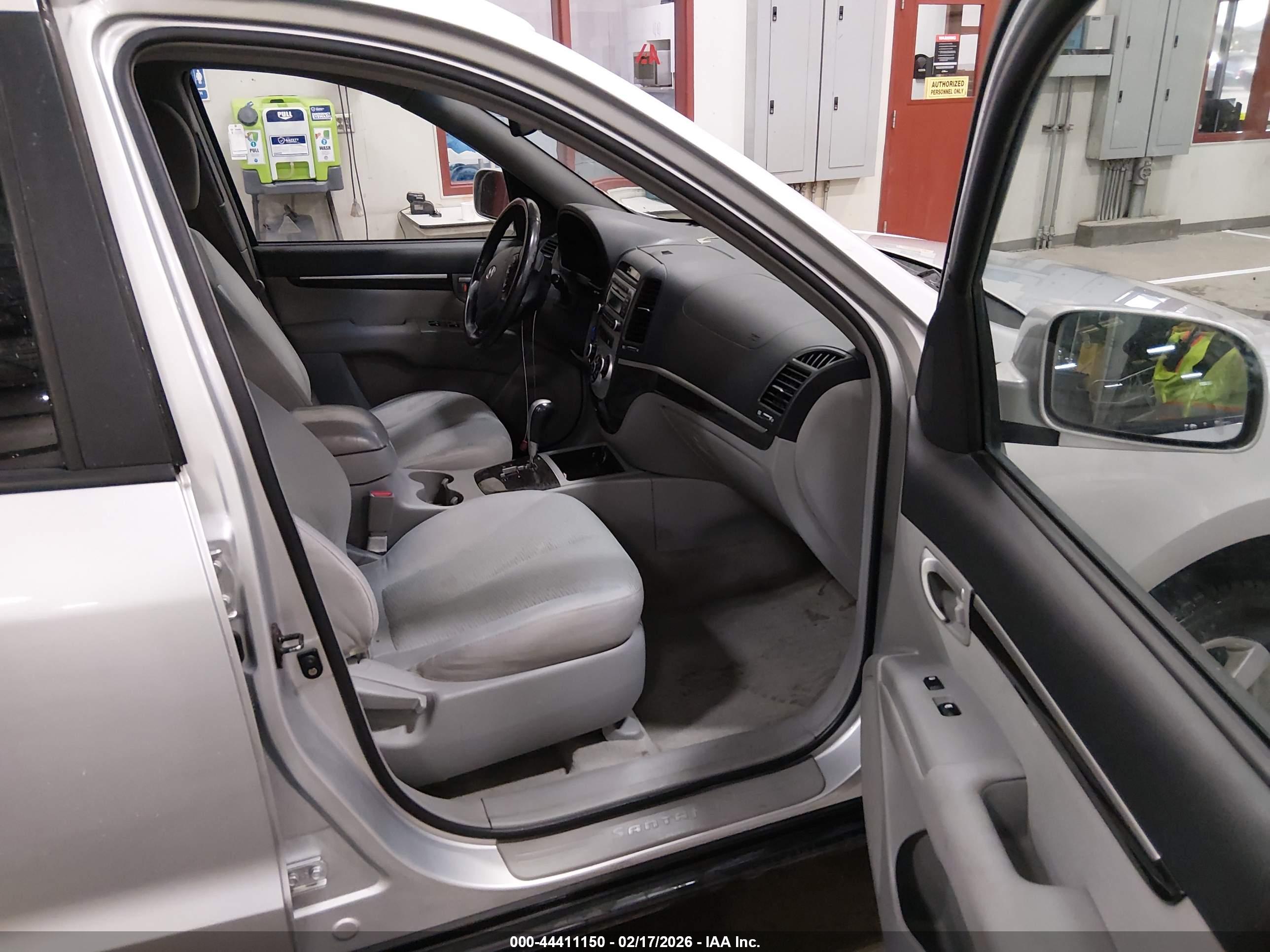 HYUNDAI SANTA image 5