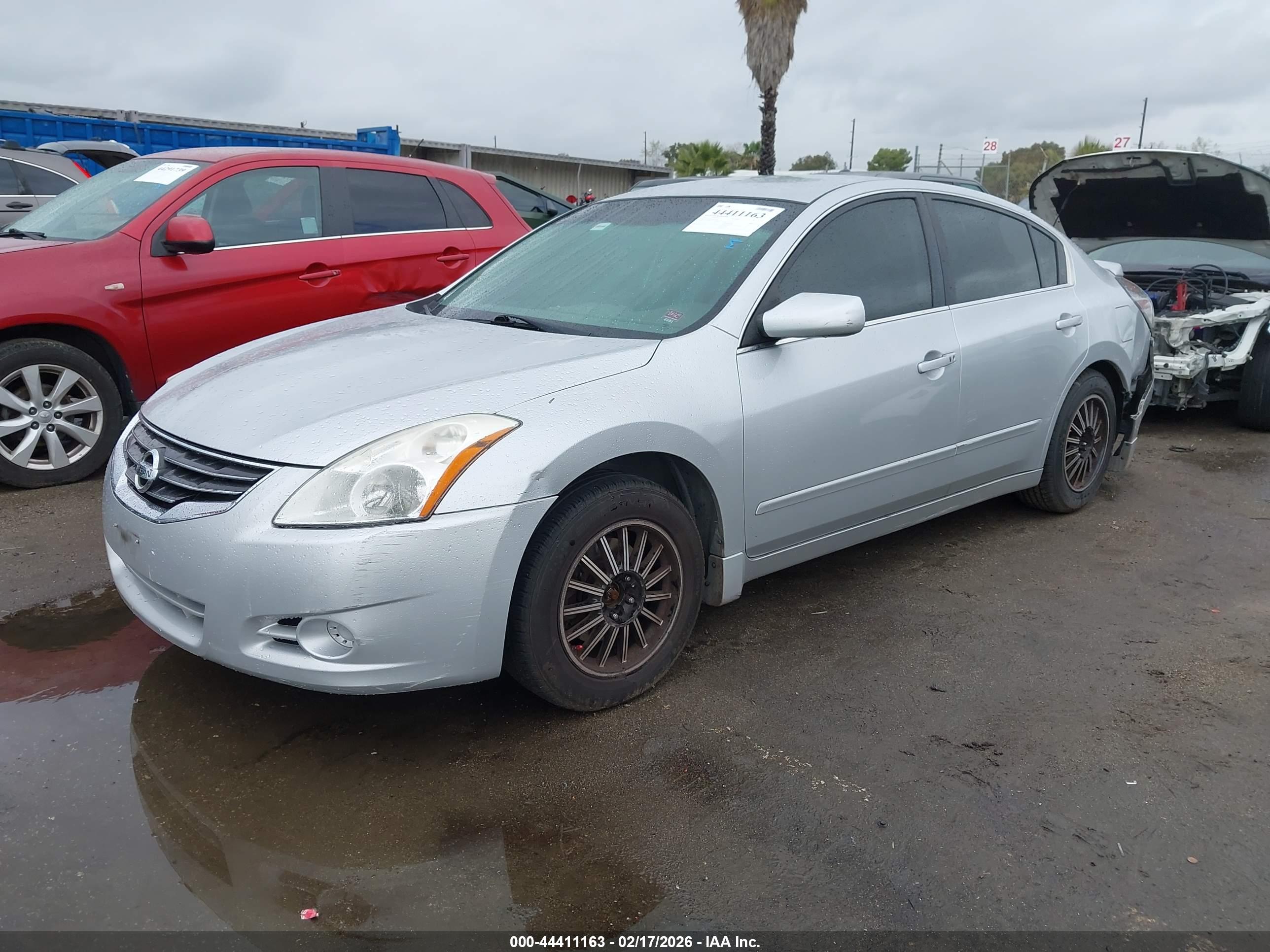 NISSAN ALTIMA image 2