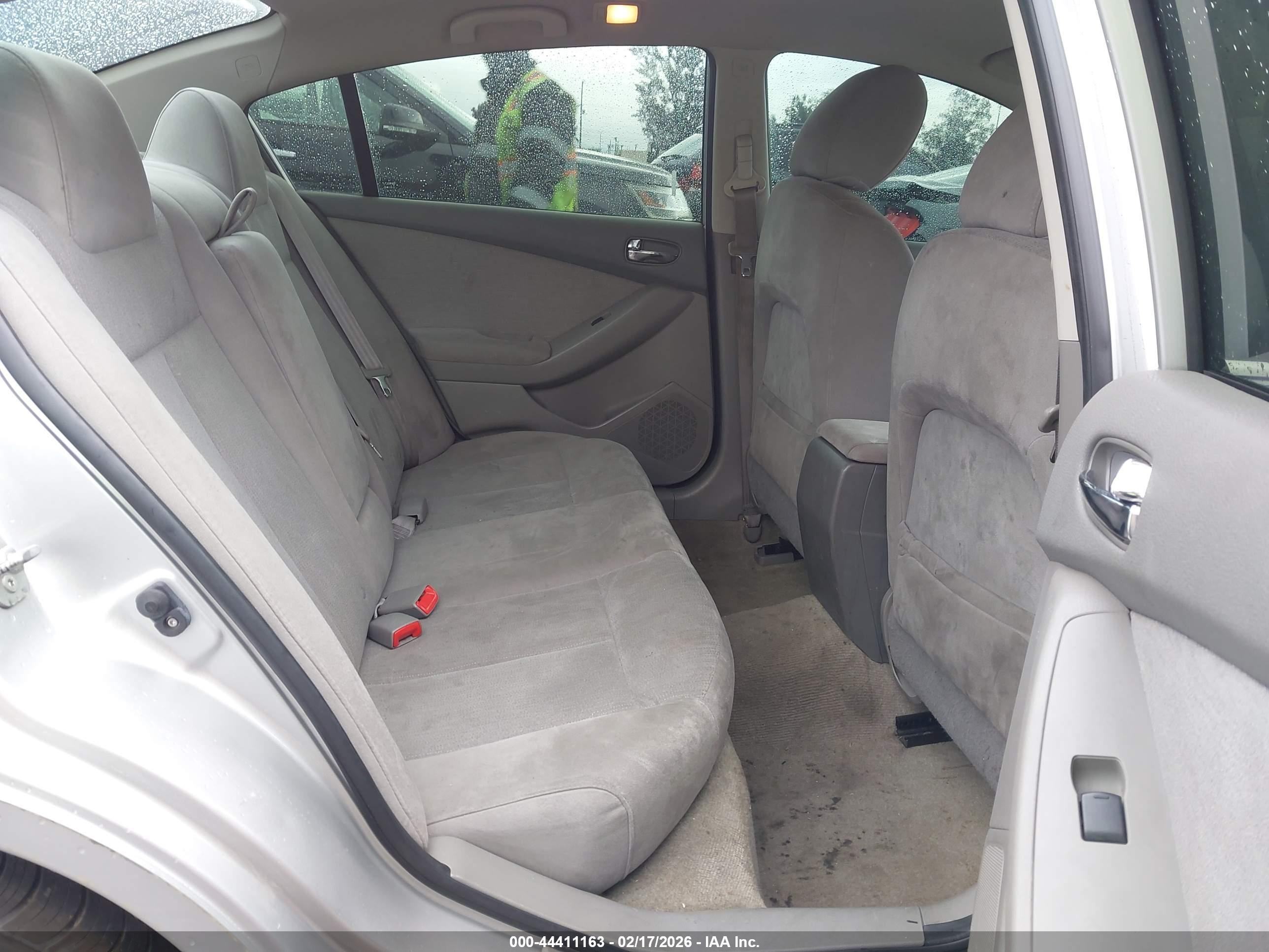 NISSAN ALTIMA image 8