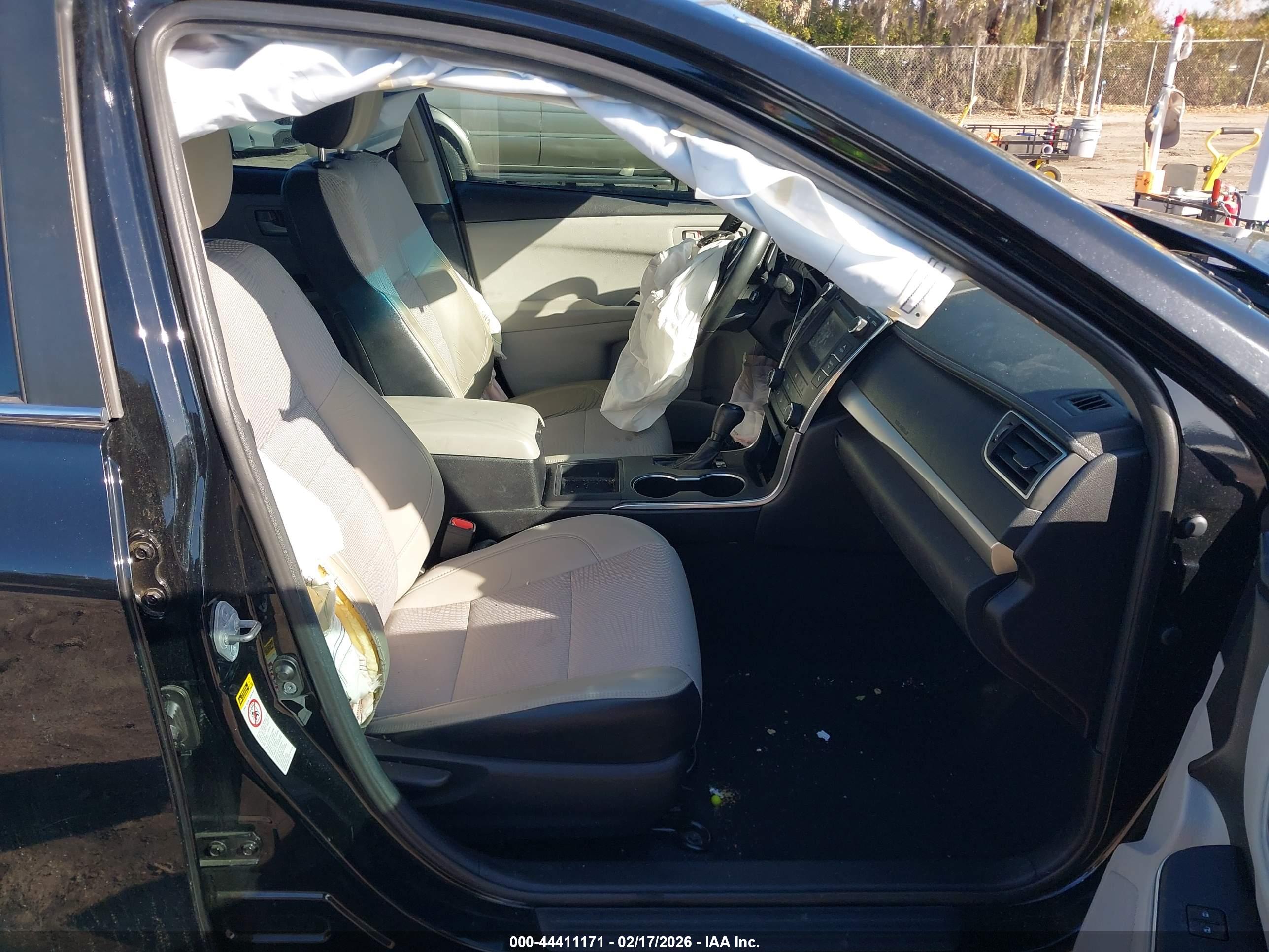 TOYOTA CAMRY image 5