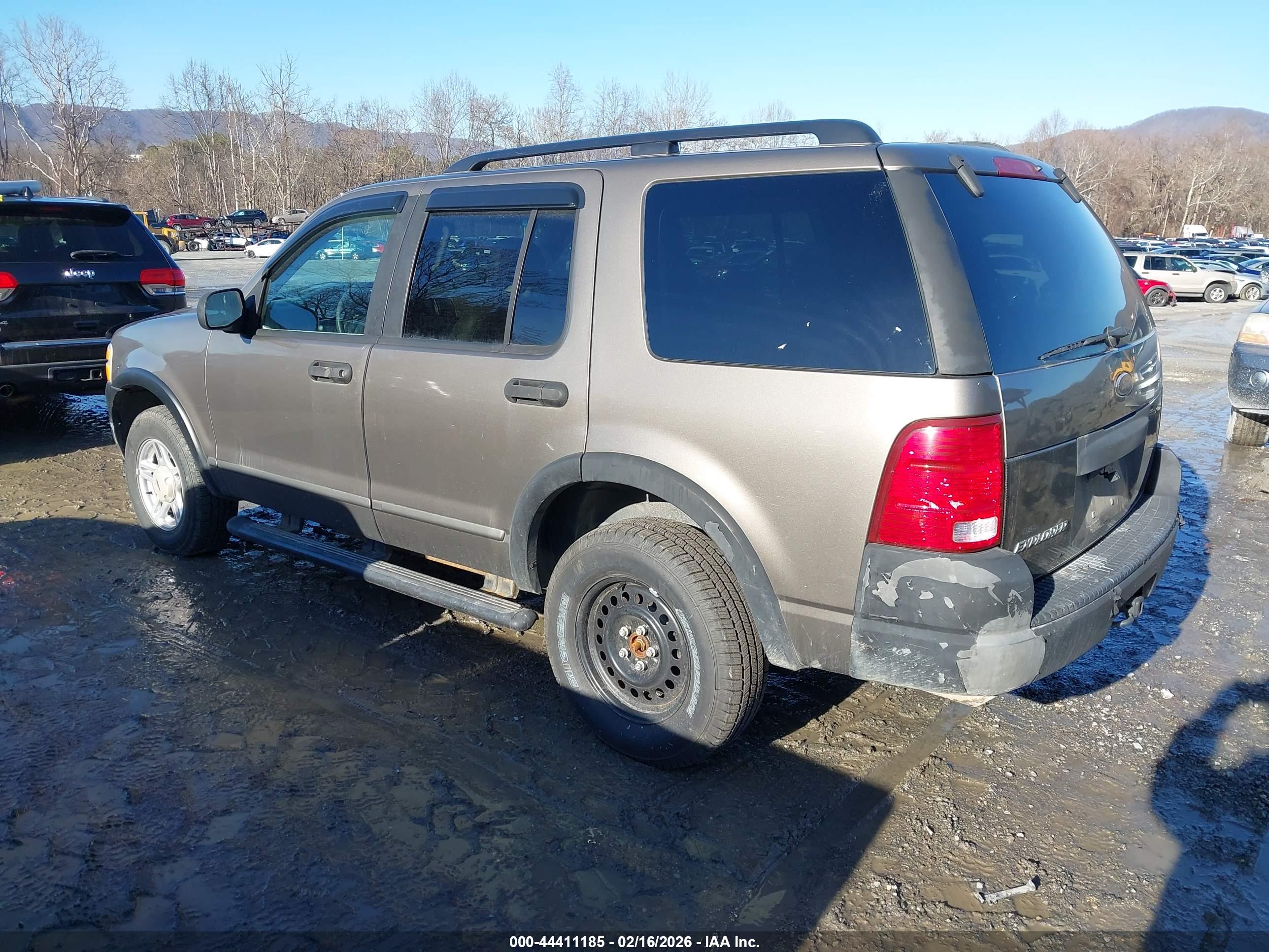 FORD EXPLORER image 3