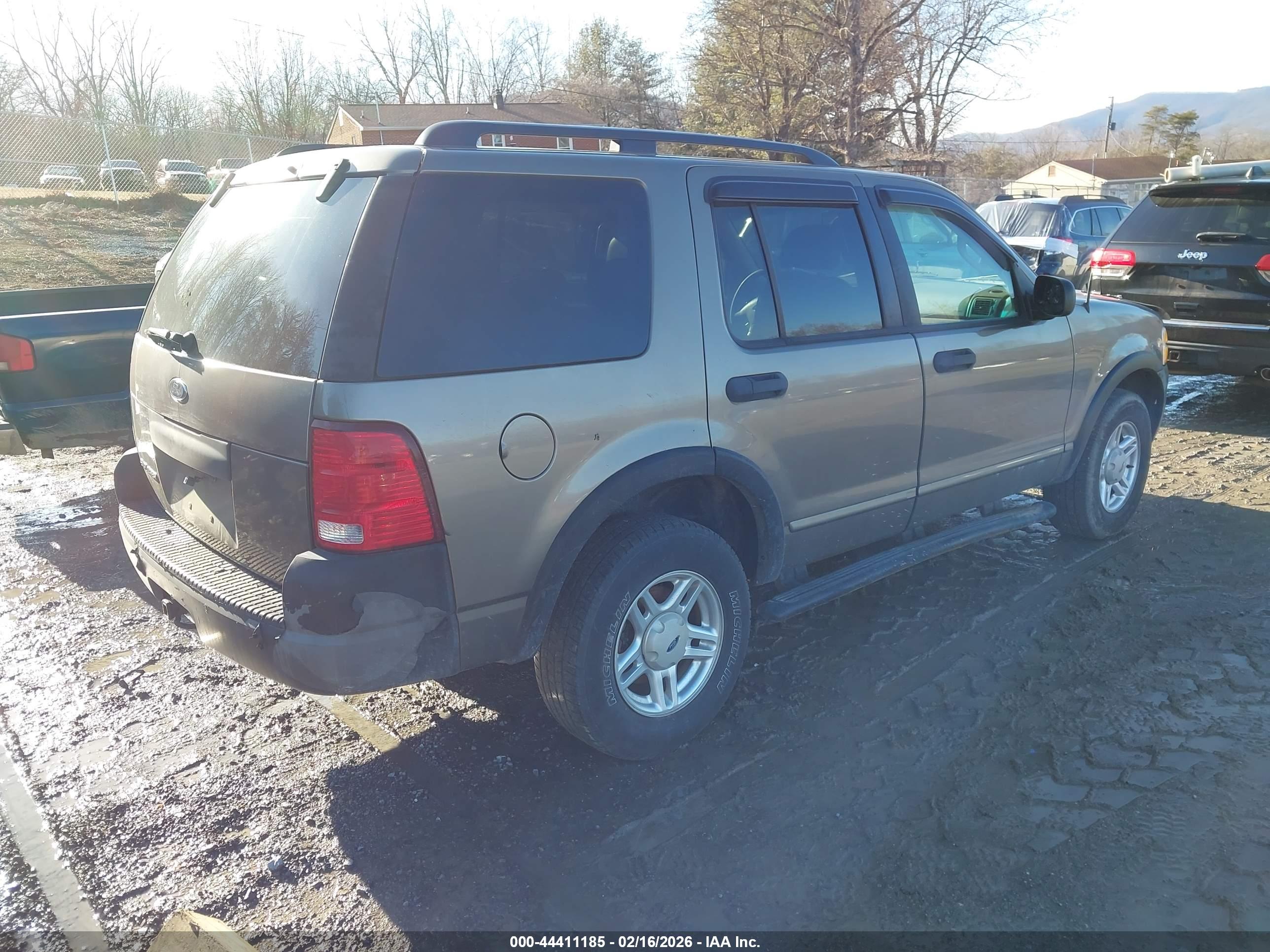 FORD EXPLORER image 4