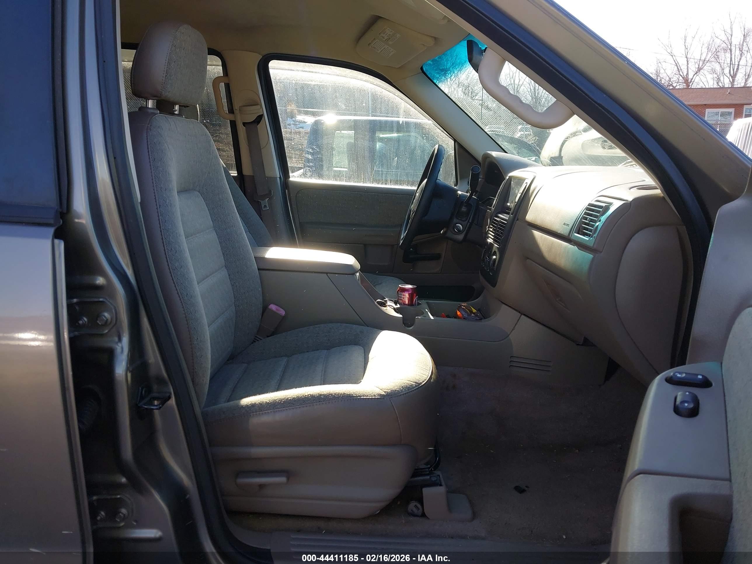 FORD EXPLORER image 5