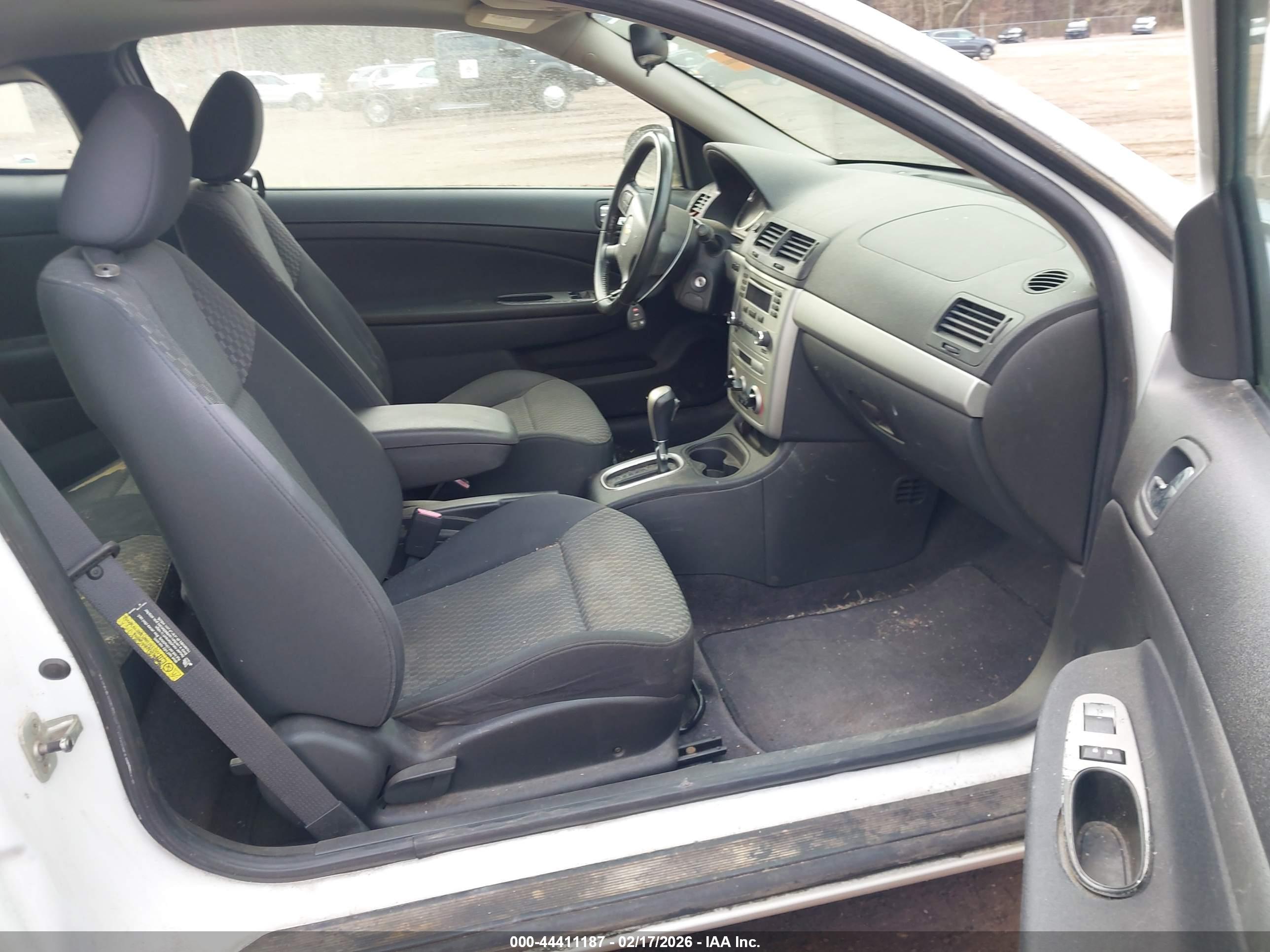 CHEVROLET COBALT image 5