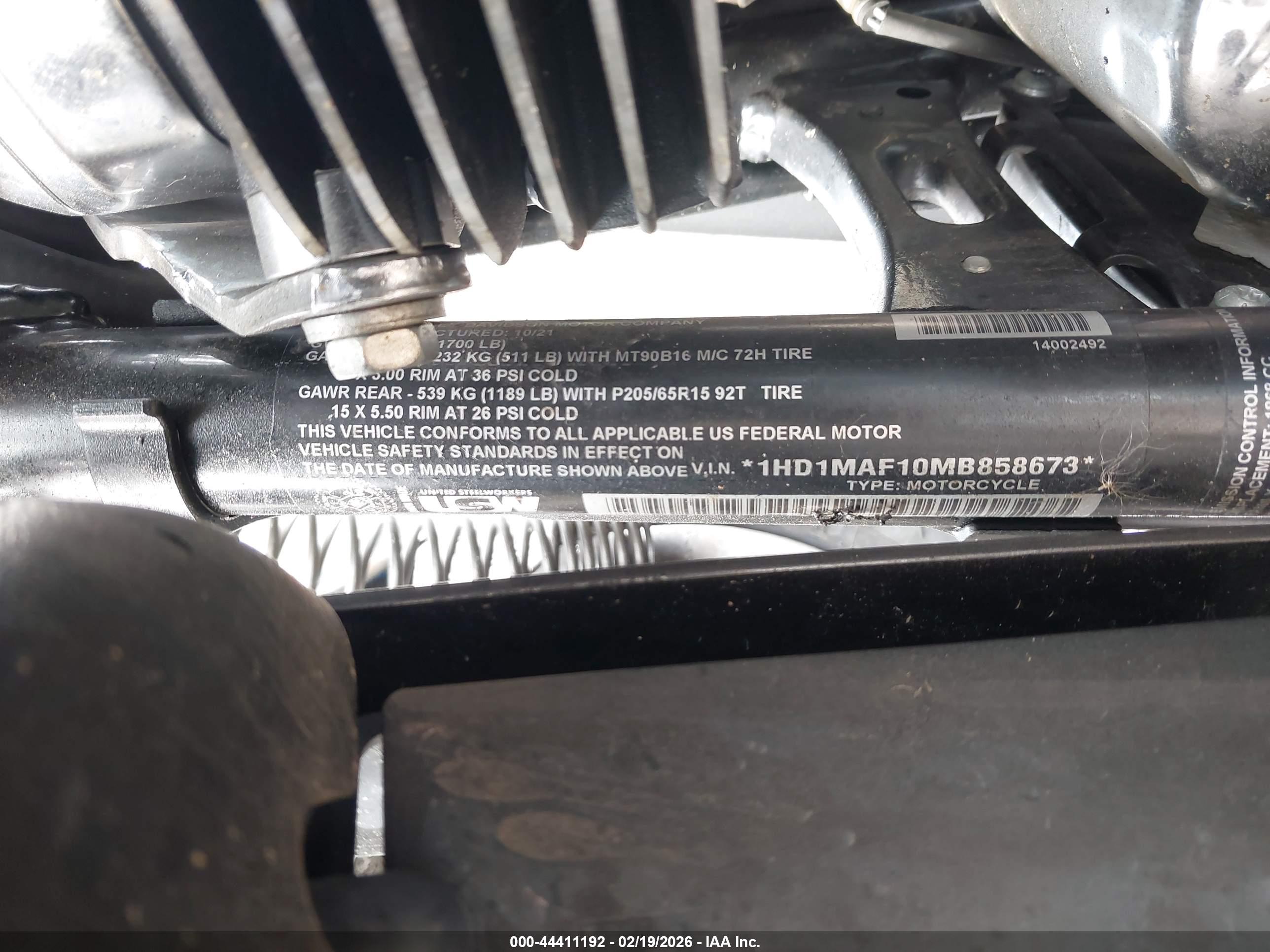 HARLEY-DAVIDSON FLHTCUTG image 10