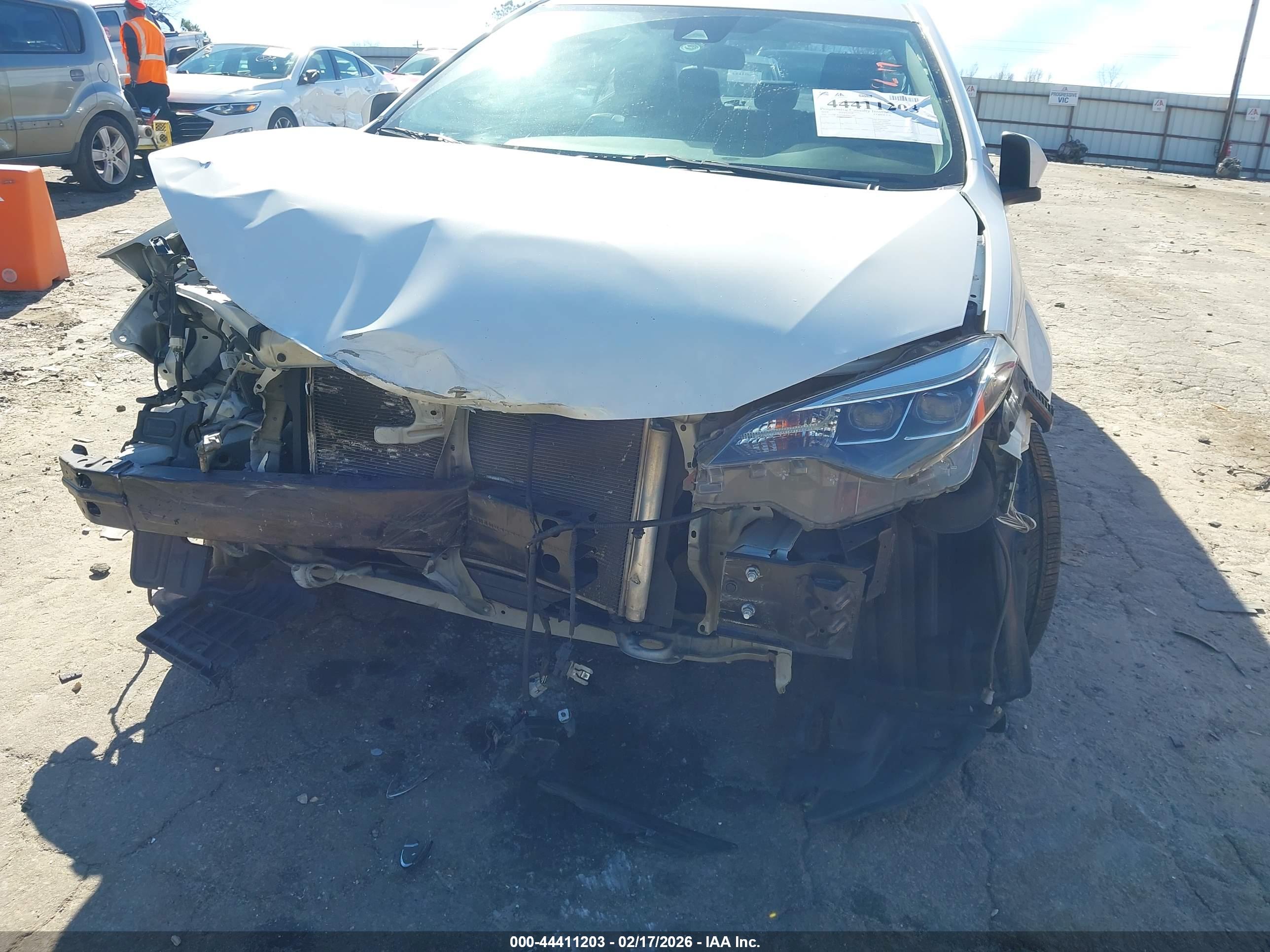 TOYOTA COROLLA image 6