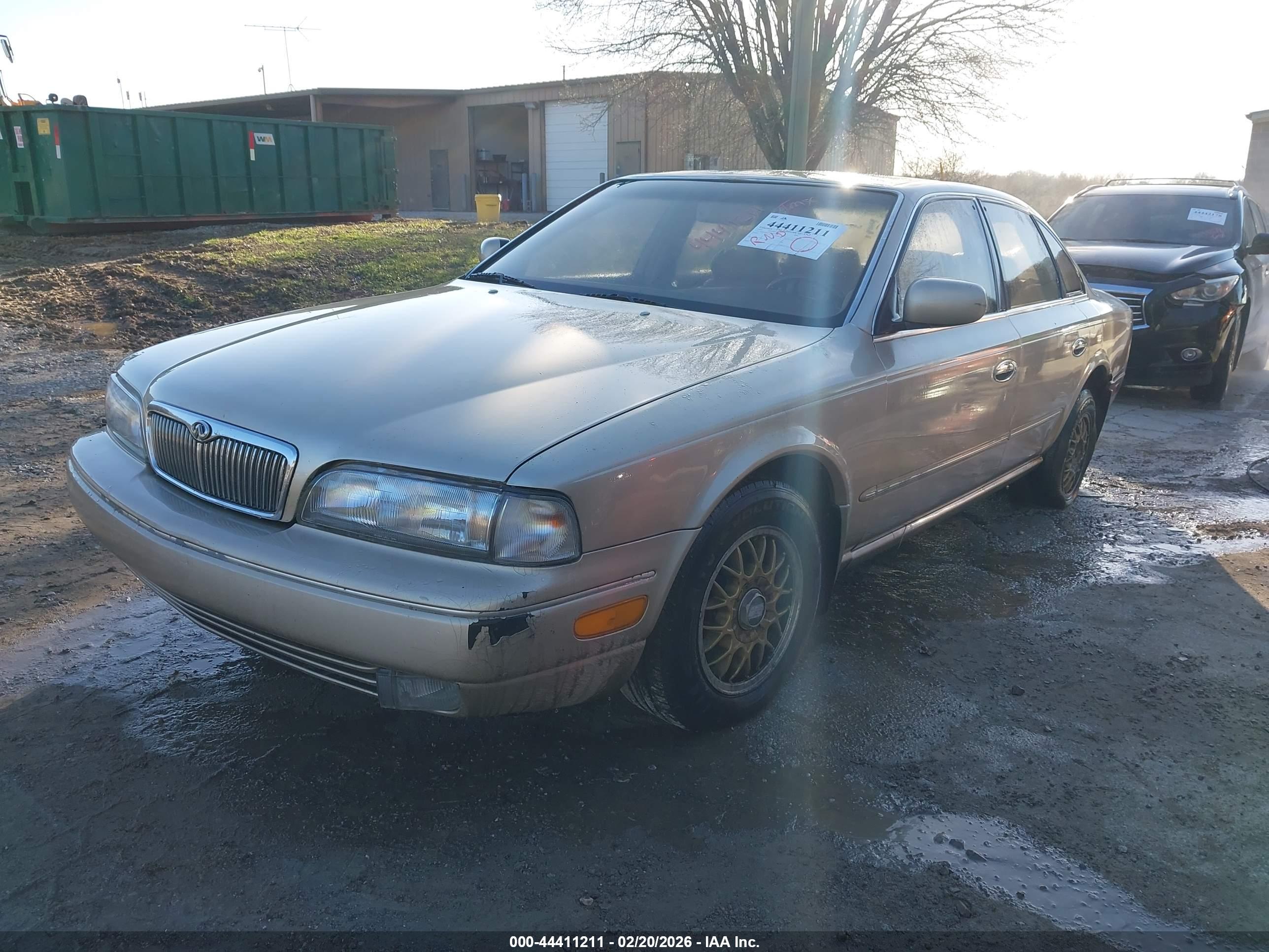 INFINITI Q45 image 2