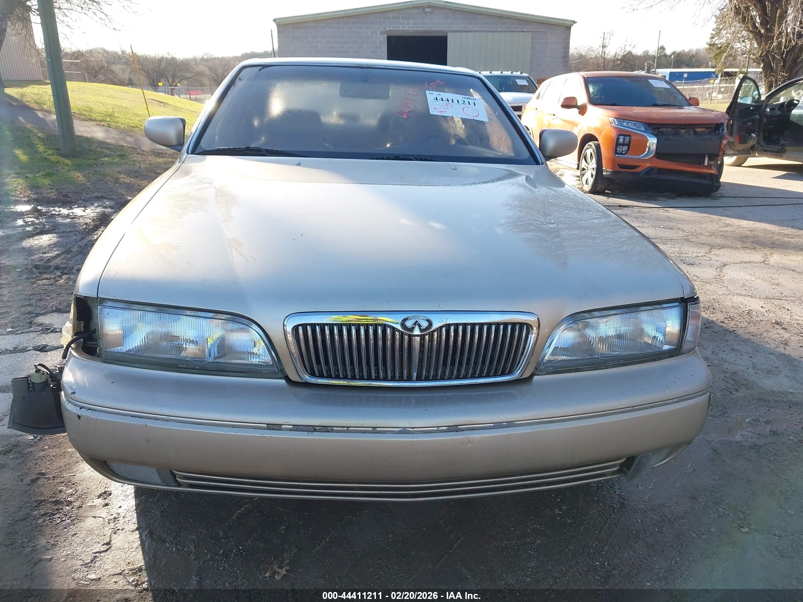 INFINITI Q45 image 6