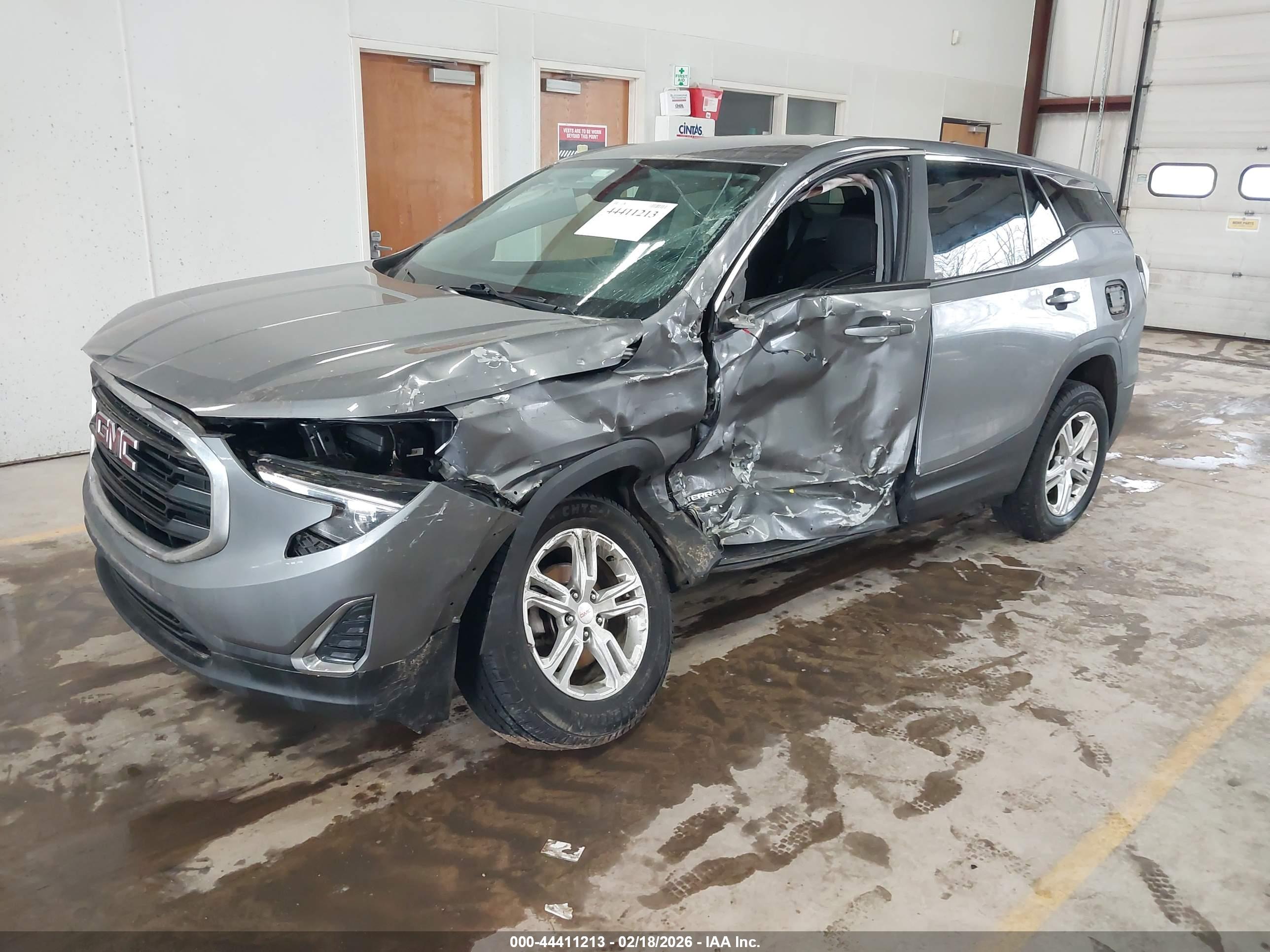 GMC TERRAIN image 2