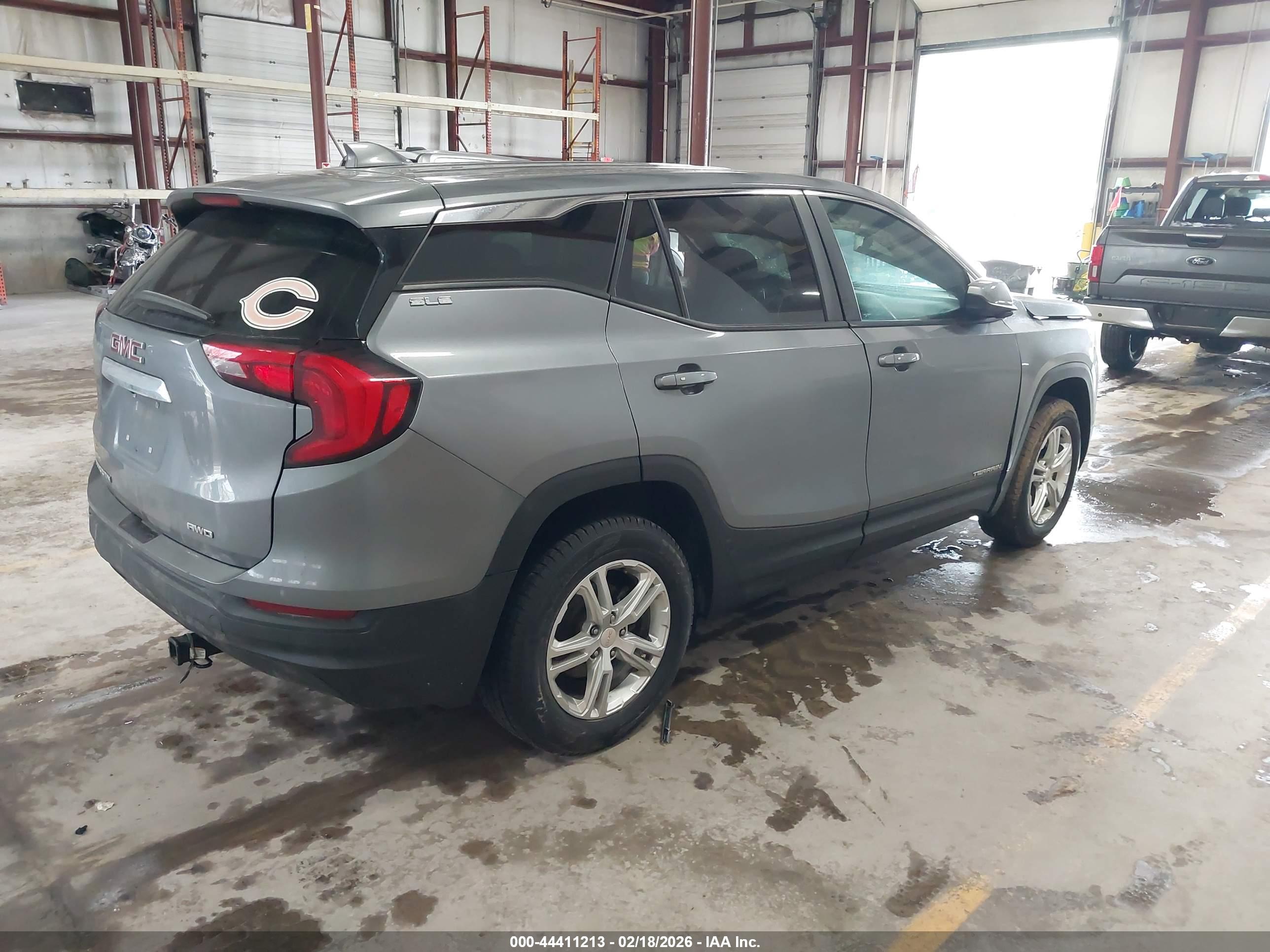 GMC TERRAIN image 4