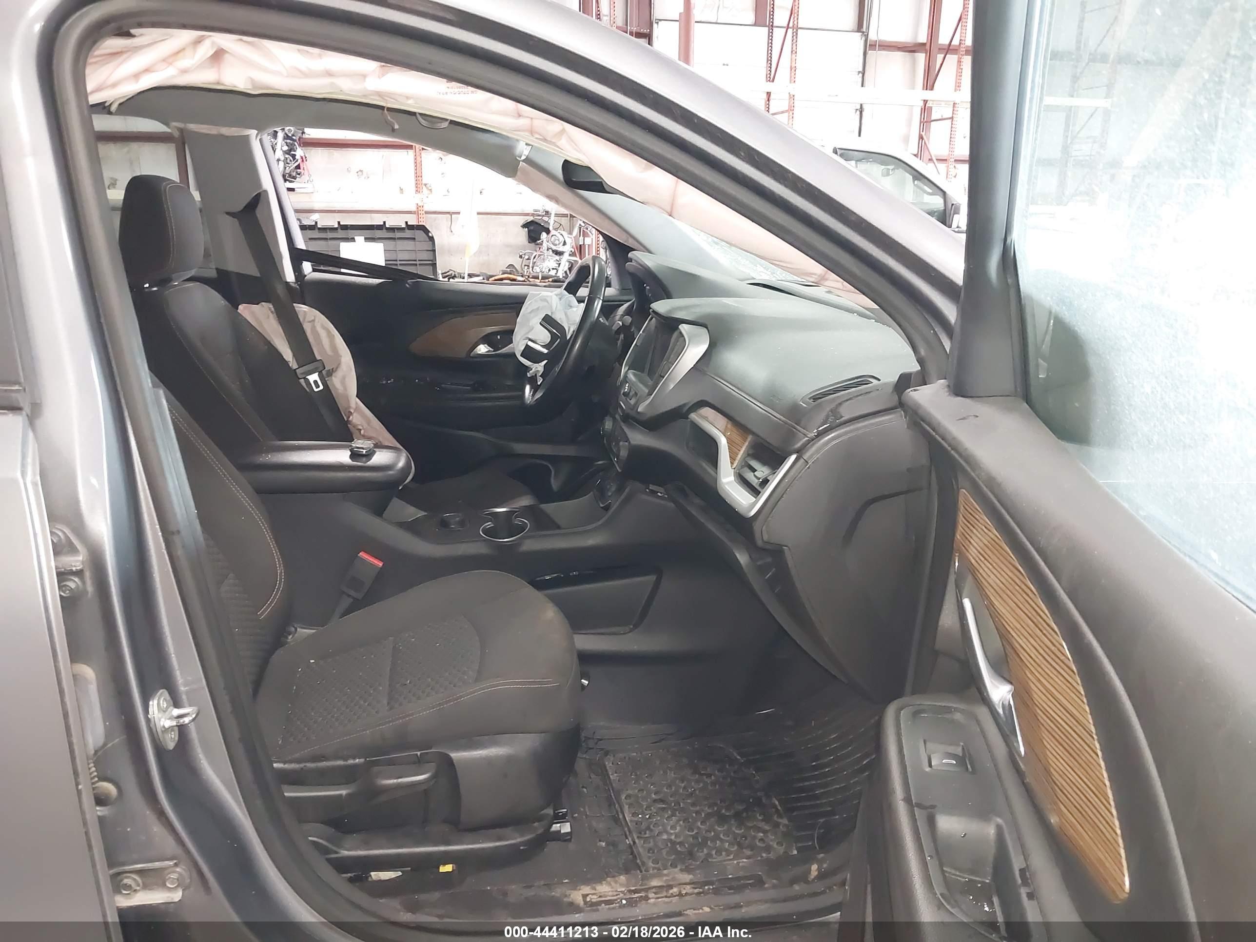 GMC TERRAIN image 5