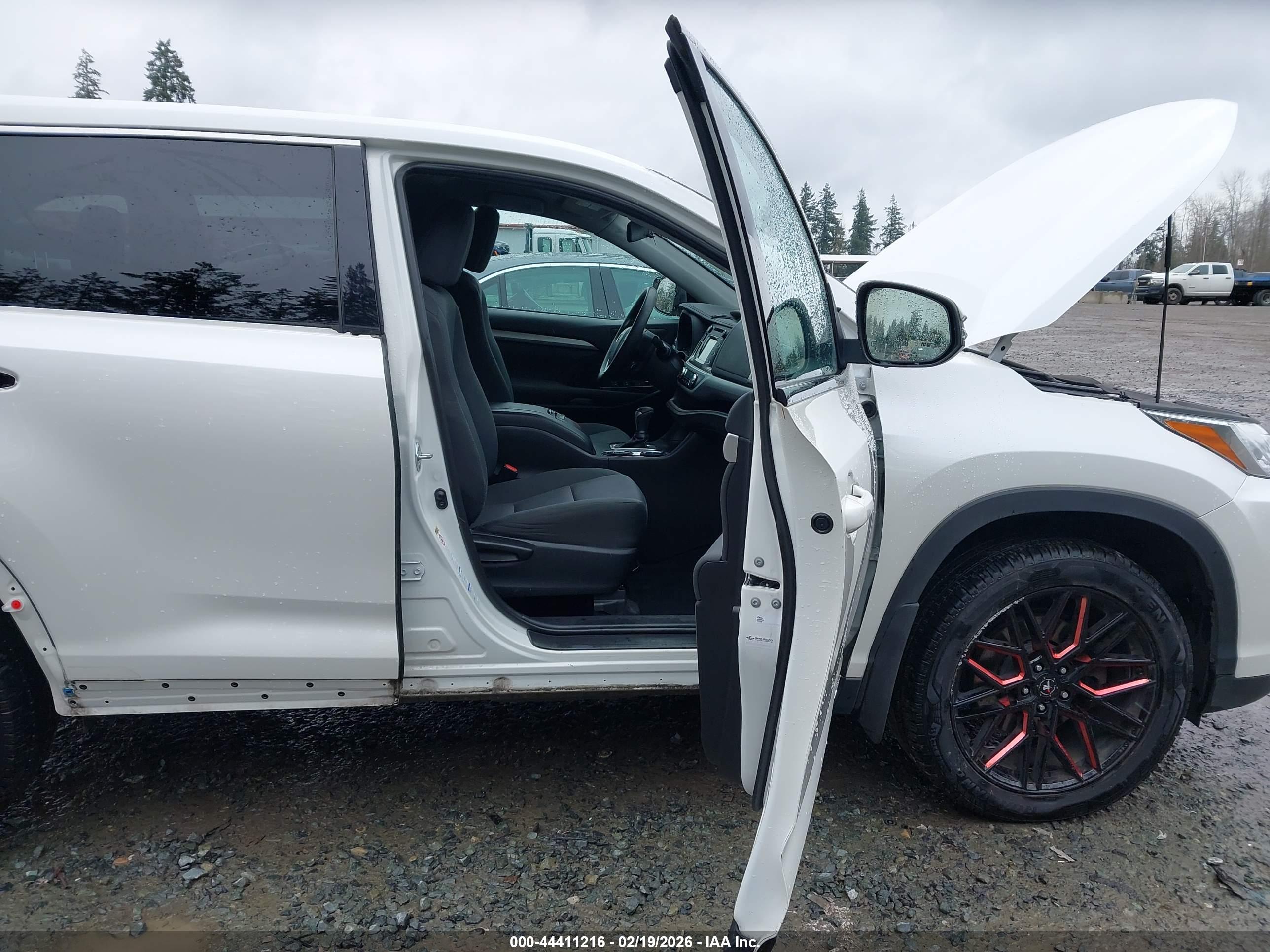 TOYOTA HIGHLANDER image 5