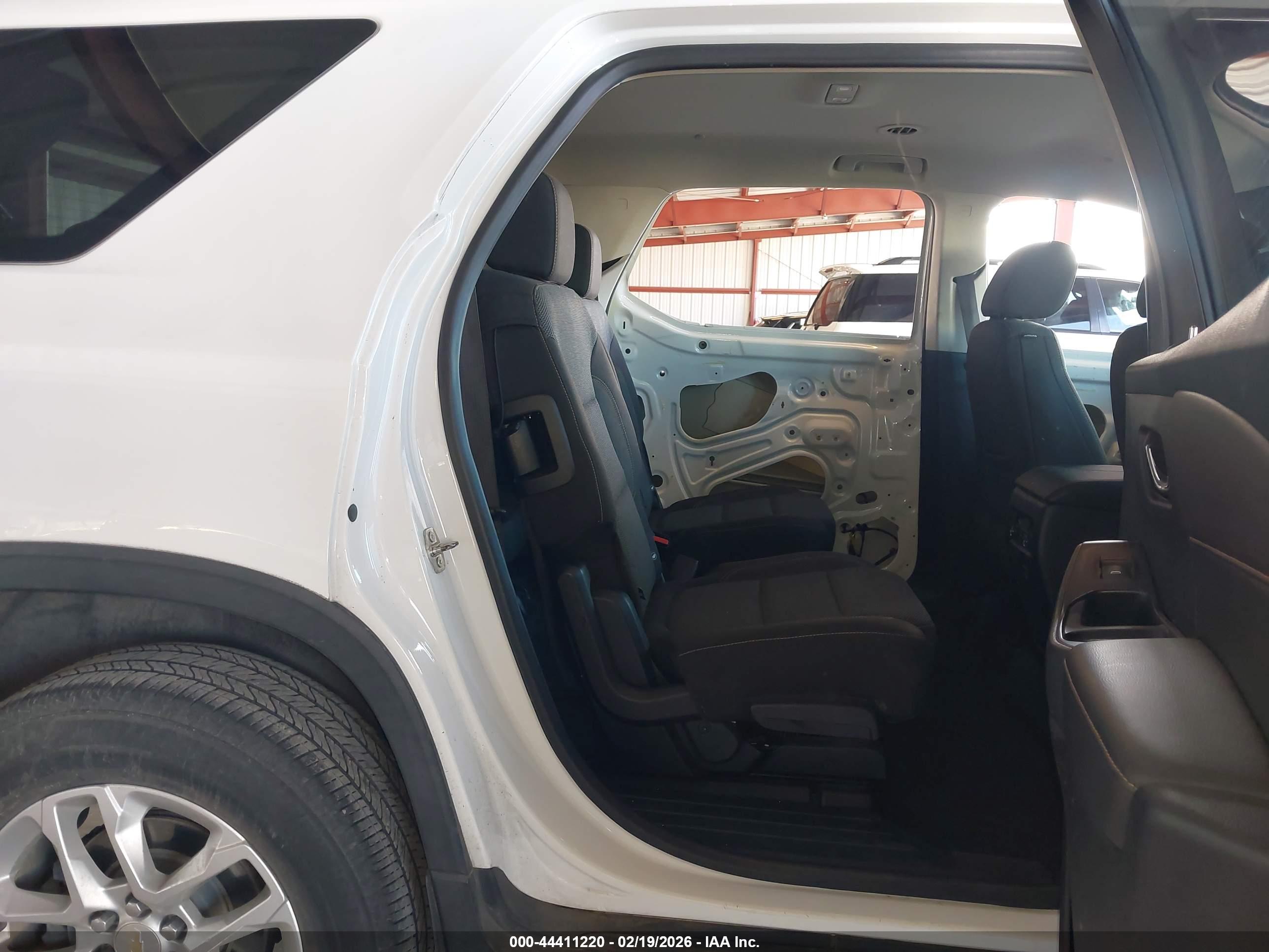 CHEVROLET TRAVERSE image 8