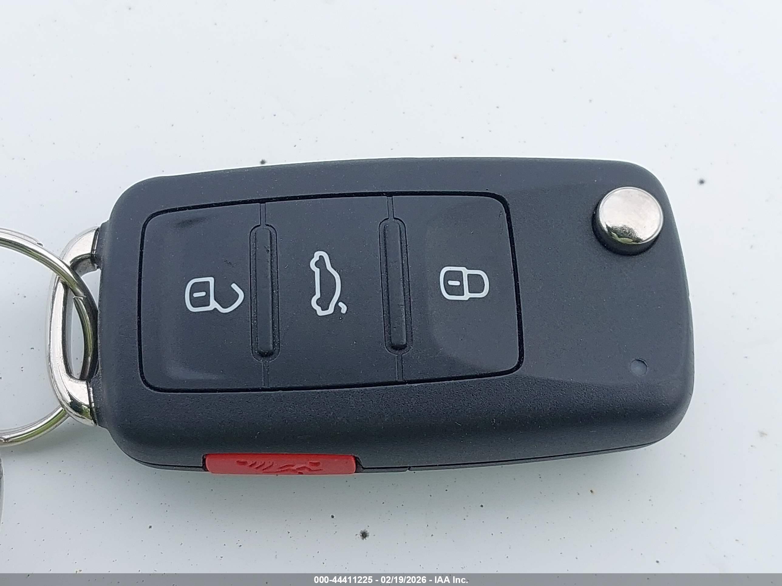 VOLKSWAGEN PASSAT image 11