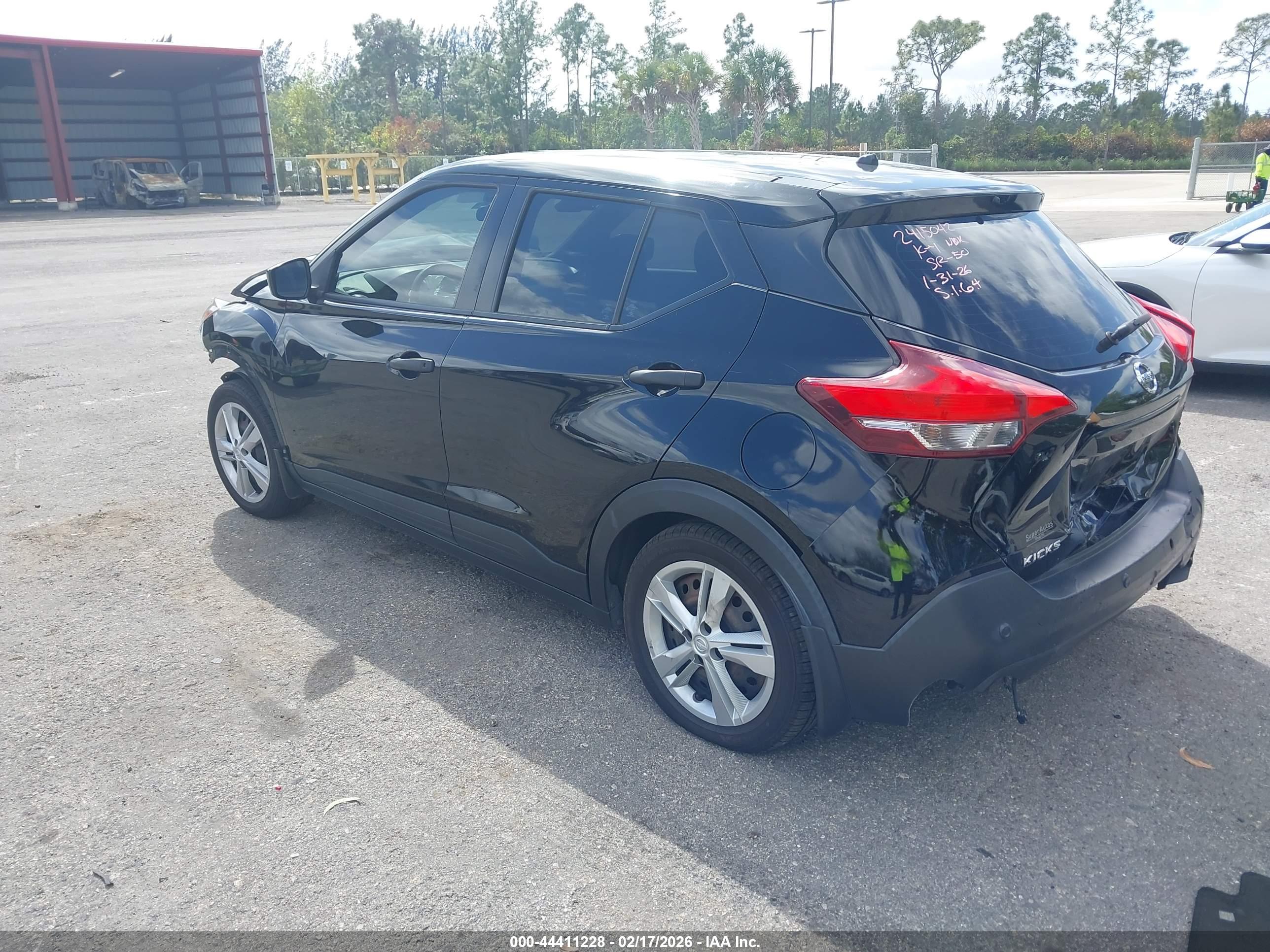 NISSAN KICKS image 3