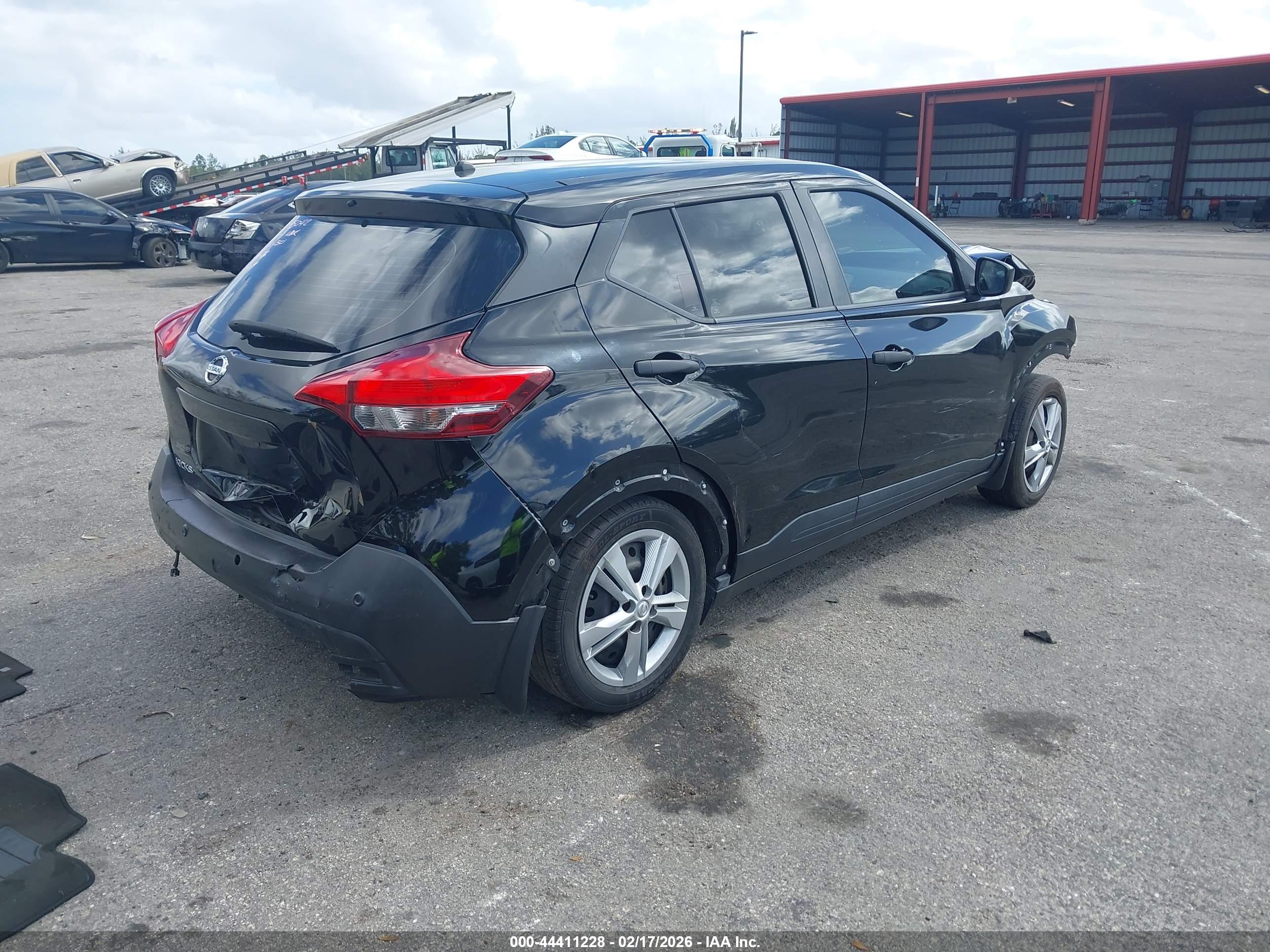NISSAN KICKS image 4