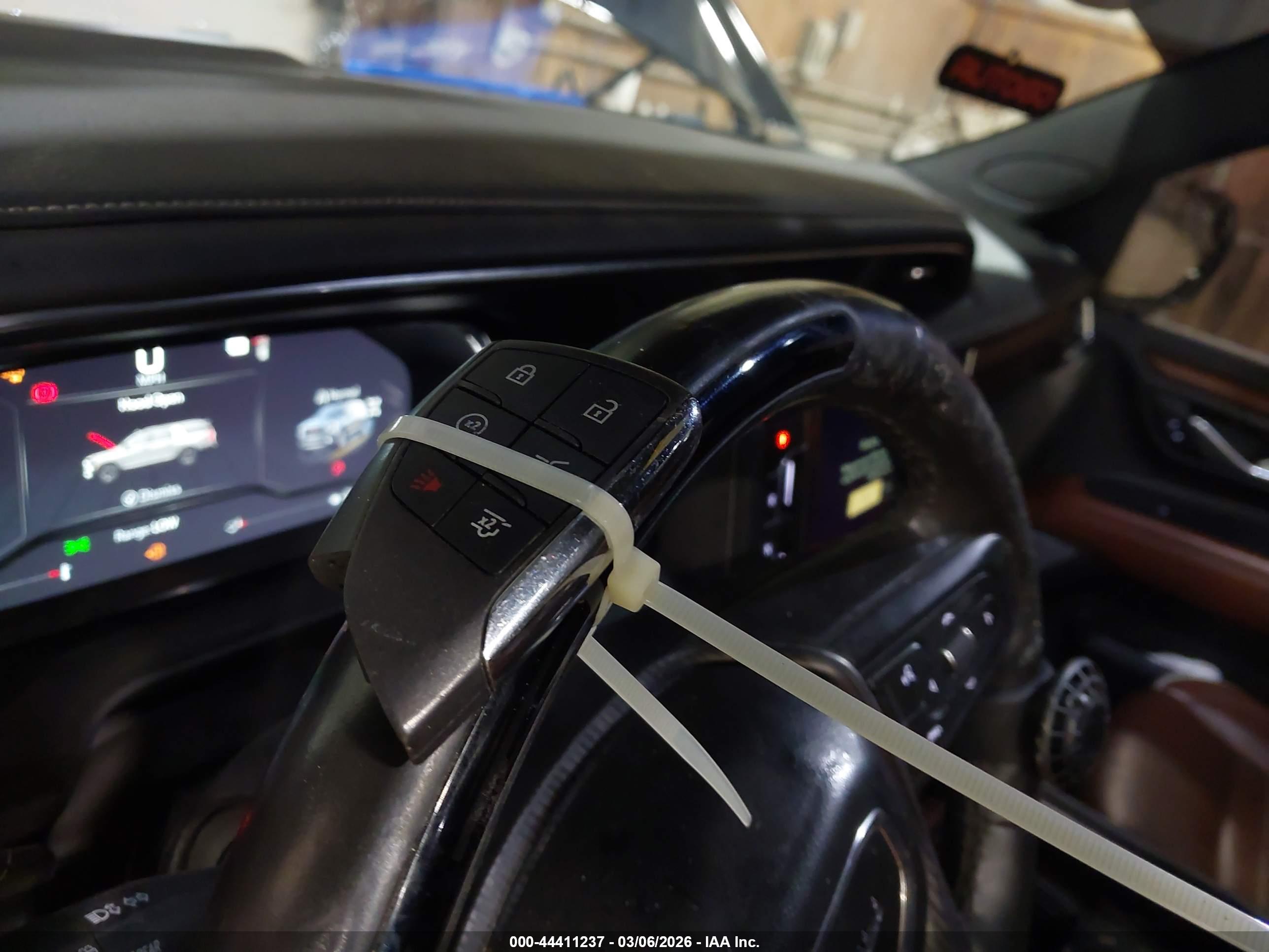 GMC YUKON image 11