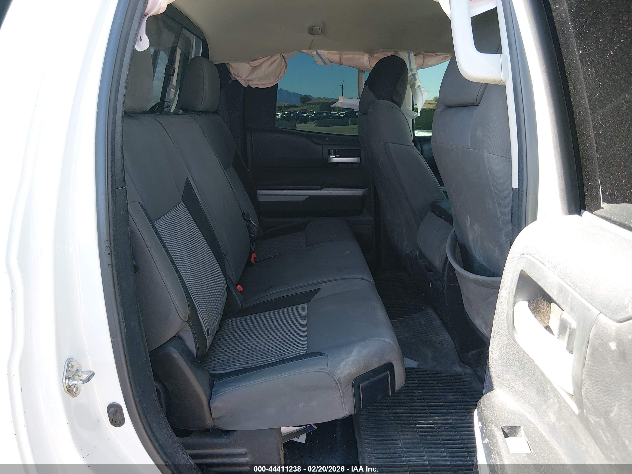 TOYOTA TUNDRA image 8