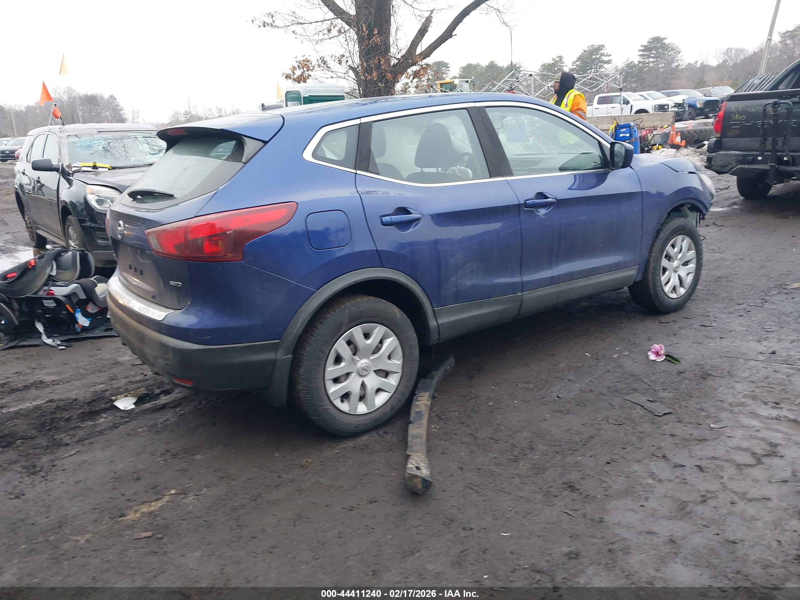 NISSAN ROGUE image 4