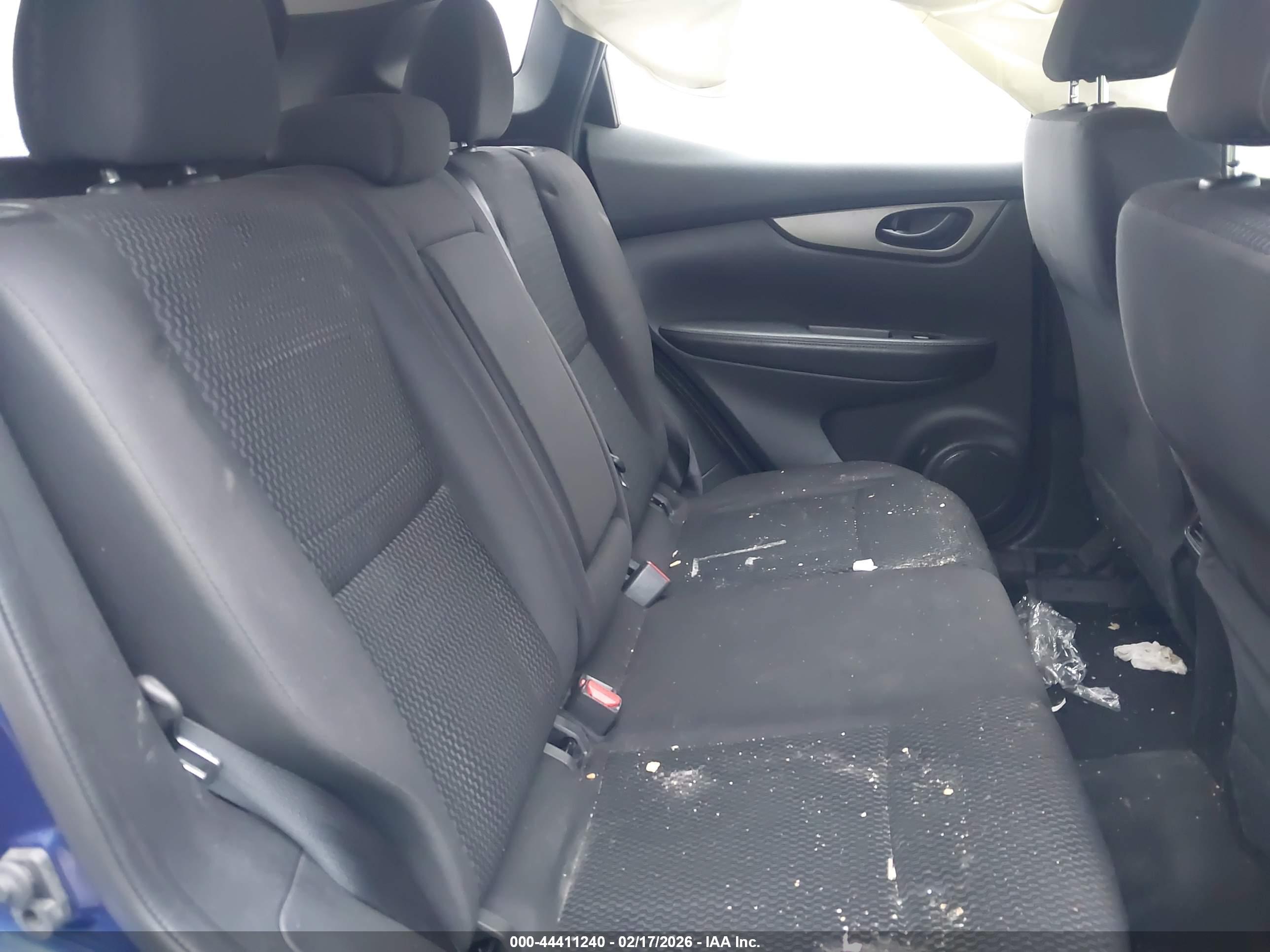 NISSAN ROGUE image 8