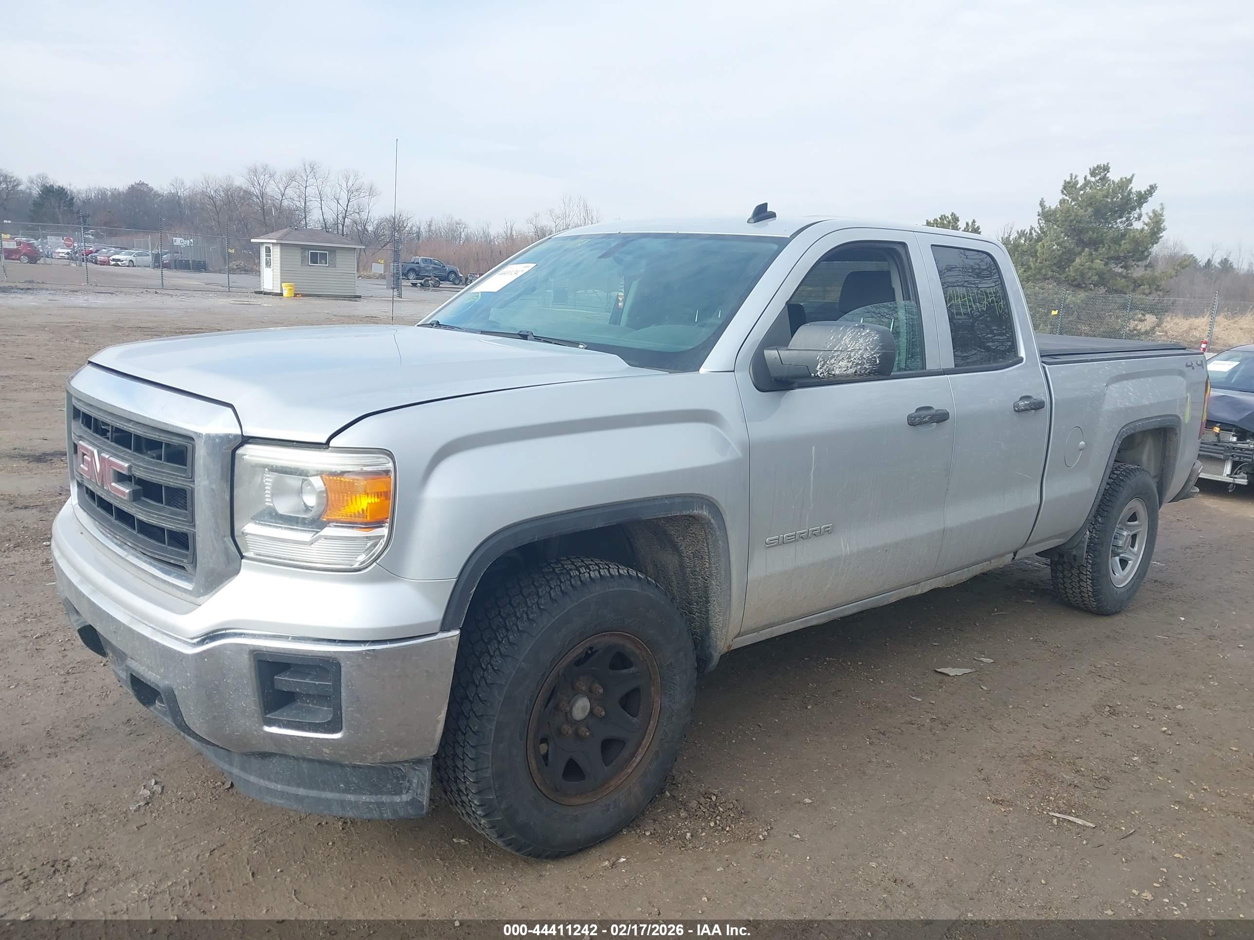 GMC SIERRA image 2