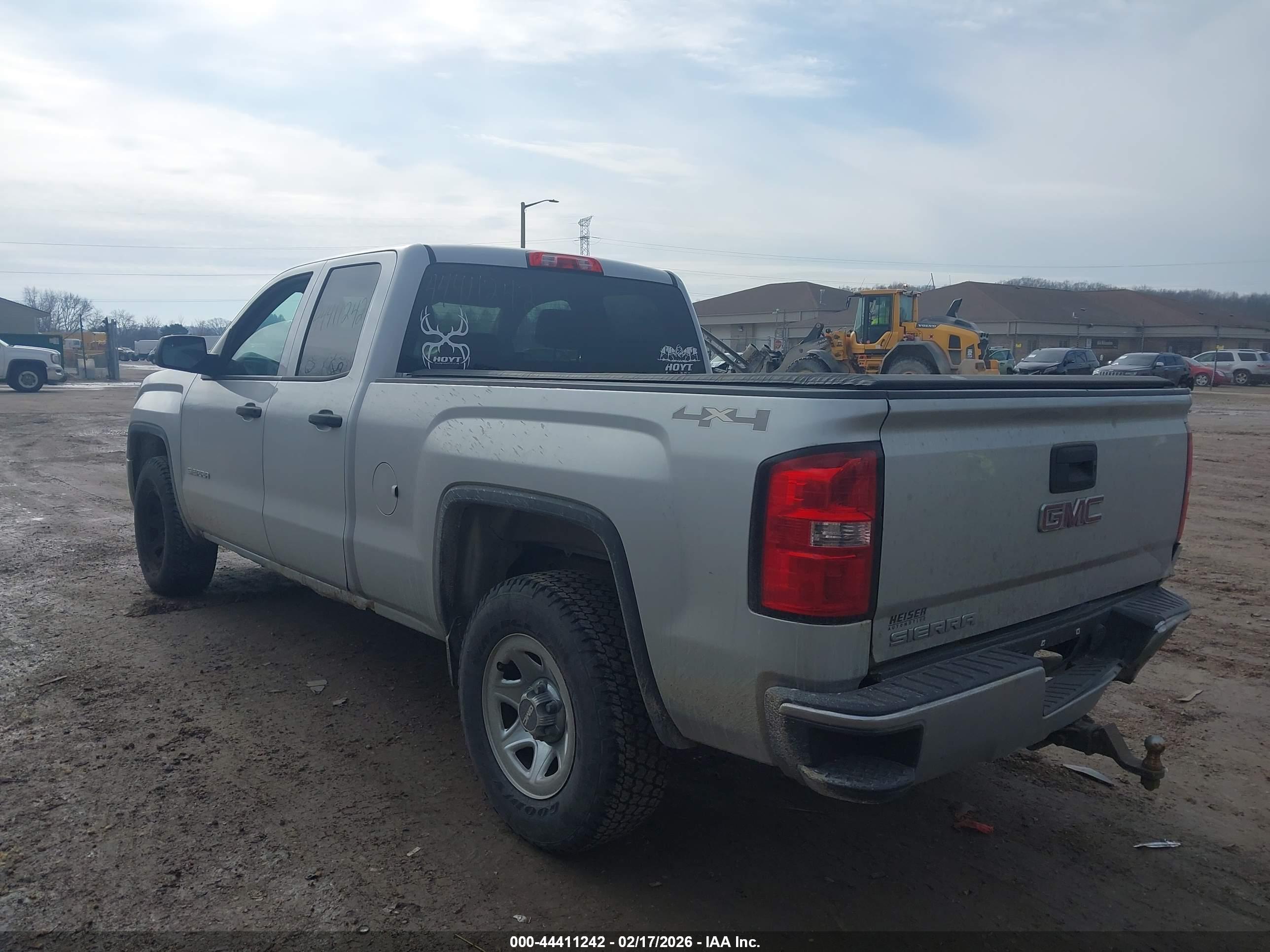 GMC SIERRA image 3