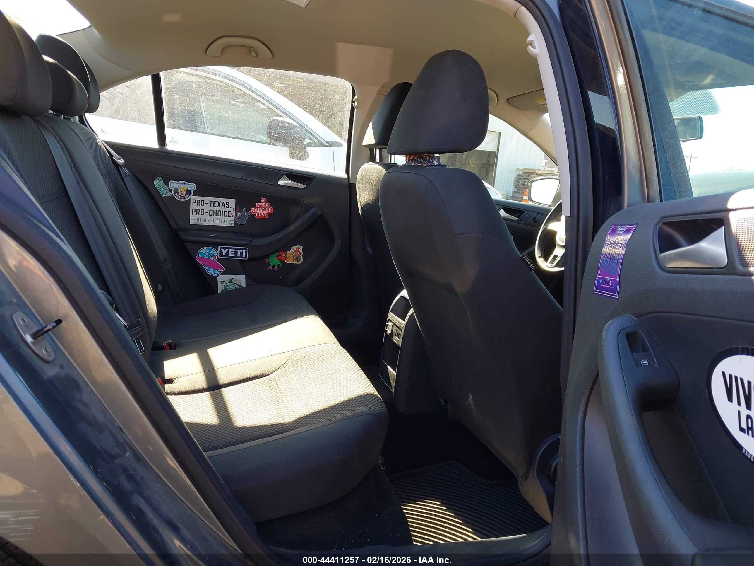 VOLKSWAGEN JETTA image 8