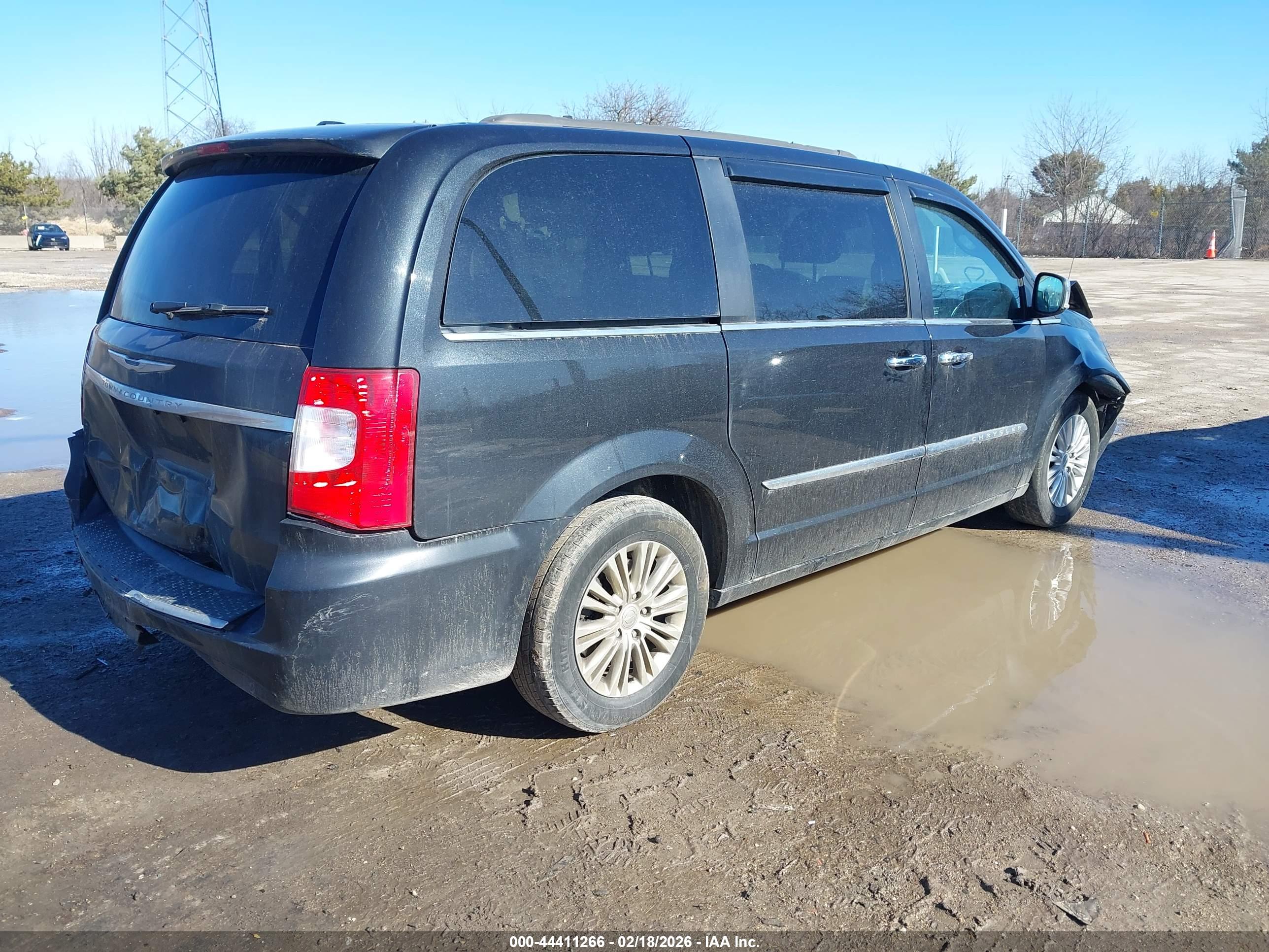 CHRYSLER TOWN image 4