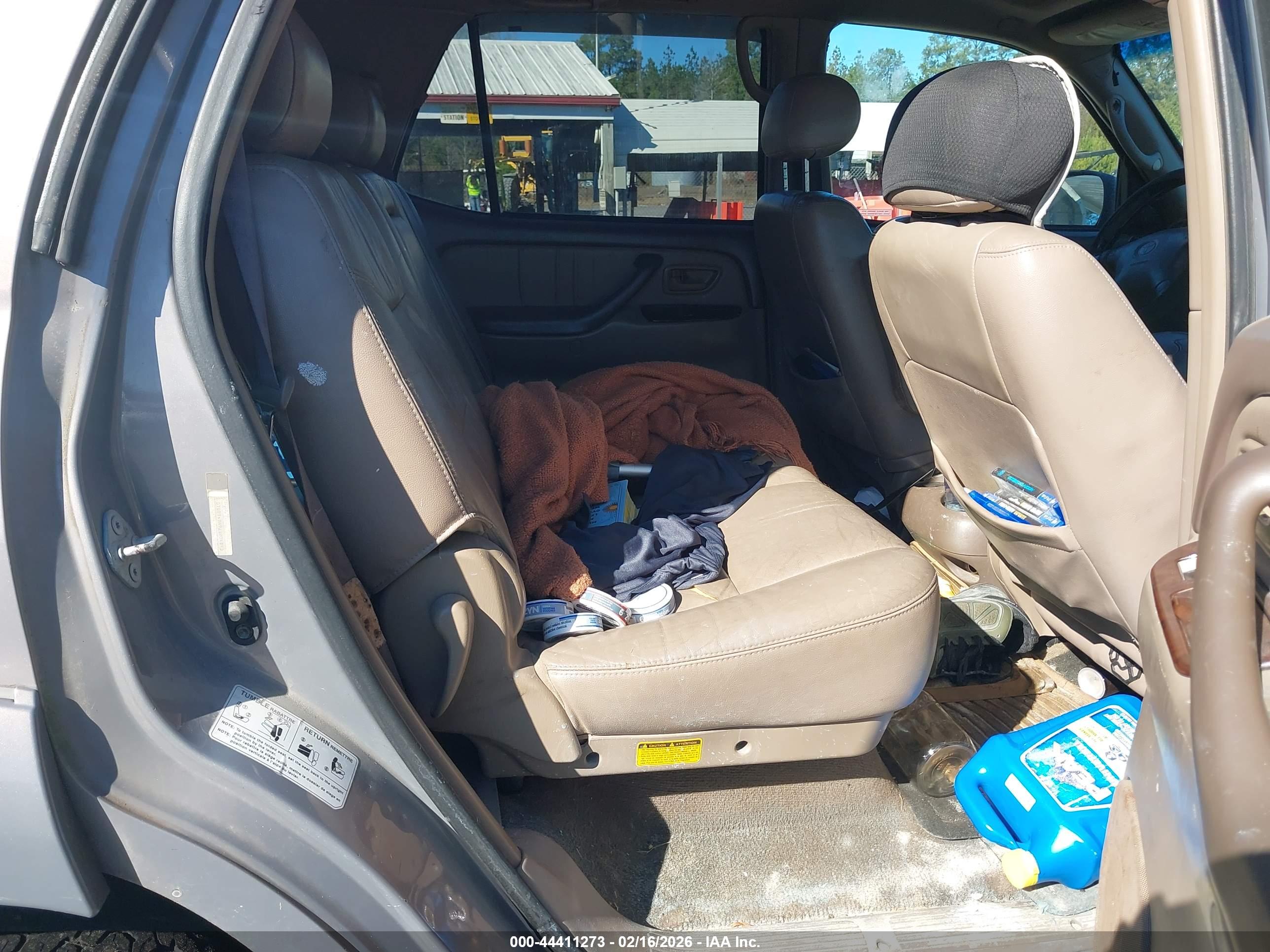 TOYOTA SEQUOIA image 8