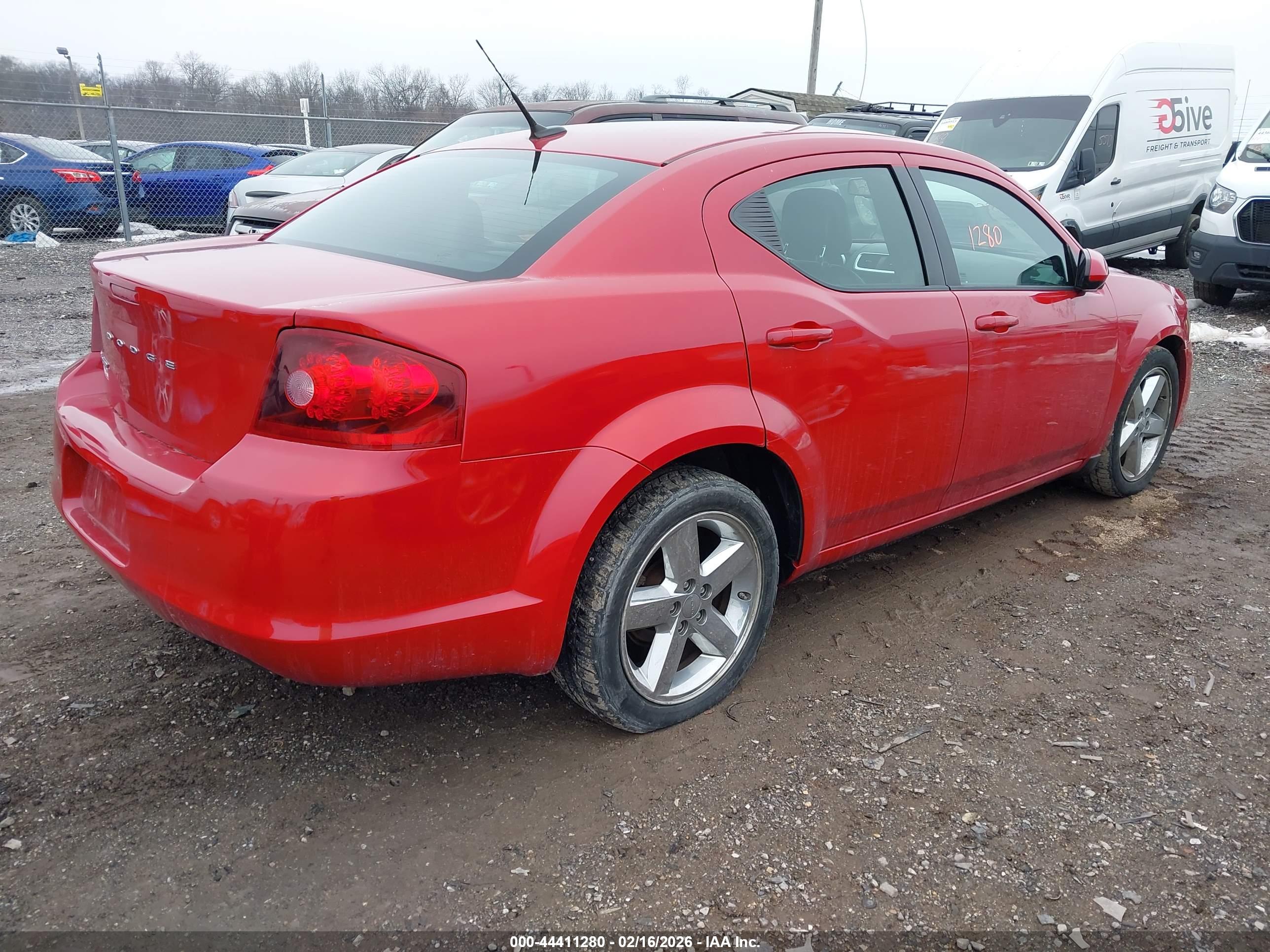 DODGE AVENGER image 4